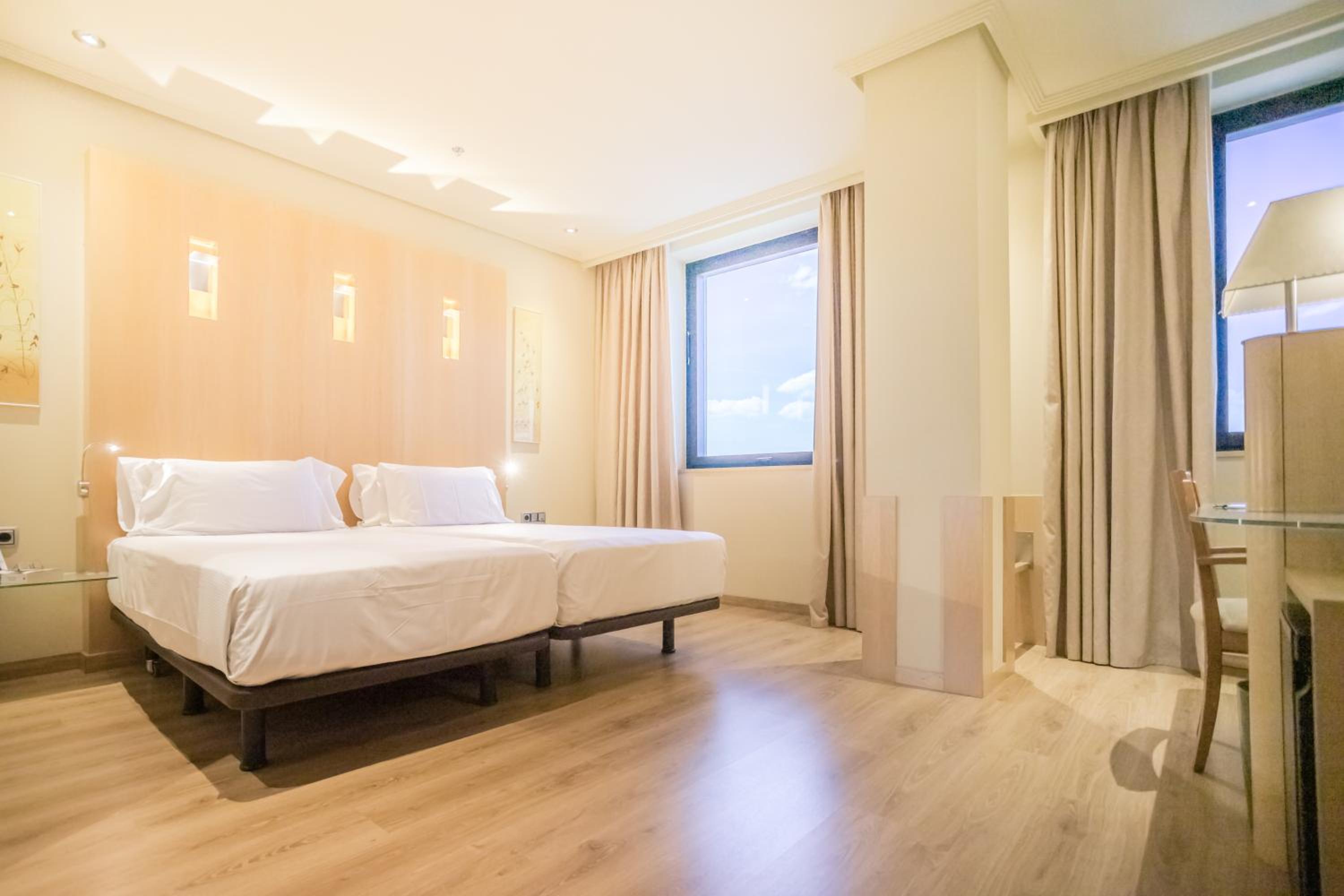 Twin Room - Photo 1