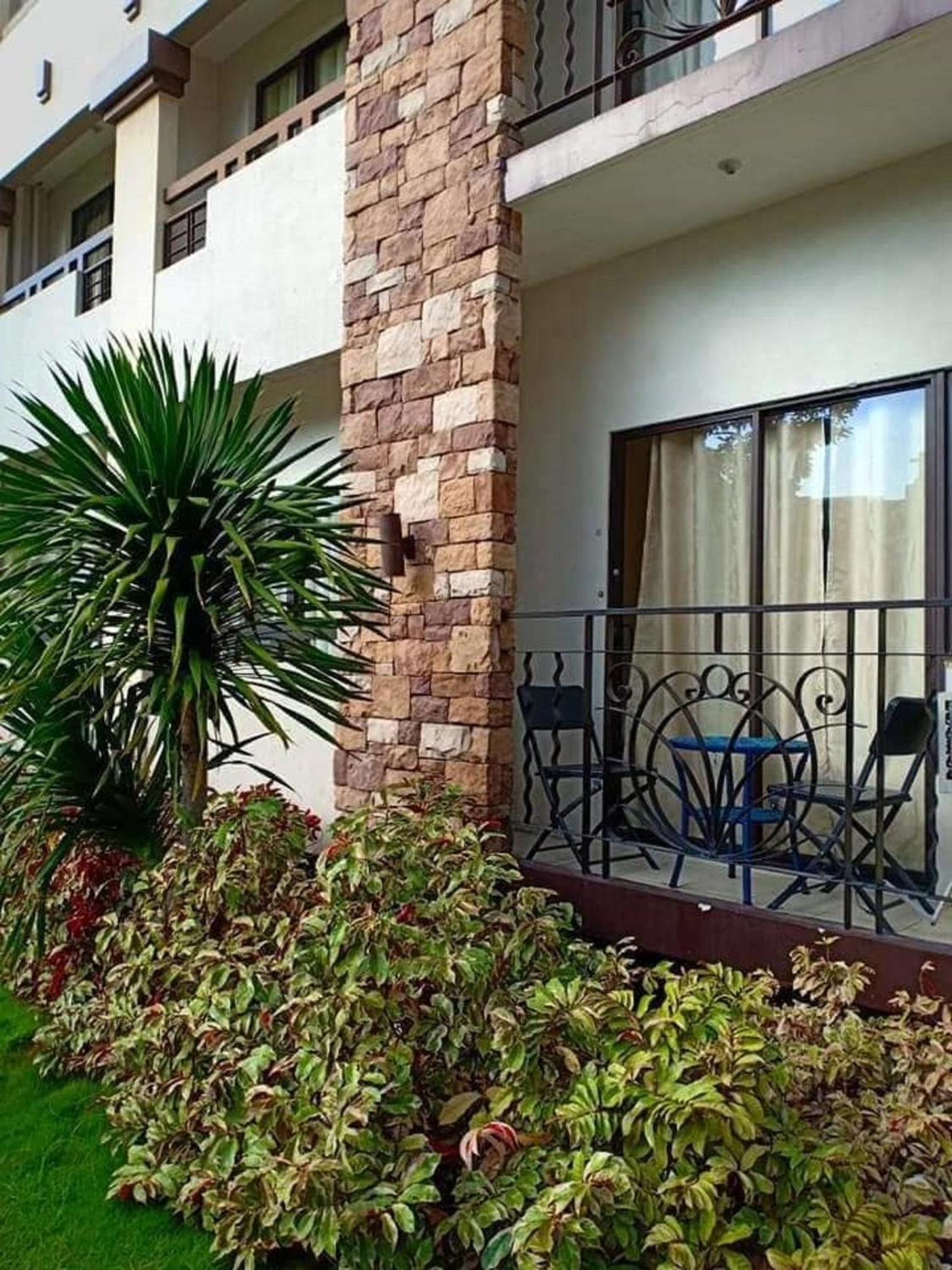 Apartment with Balcony - Photo 21