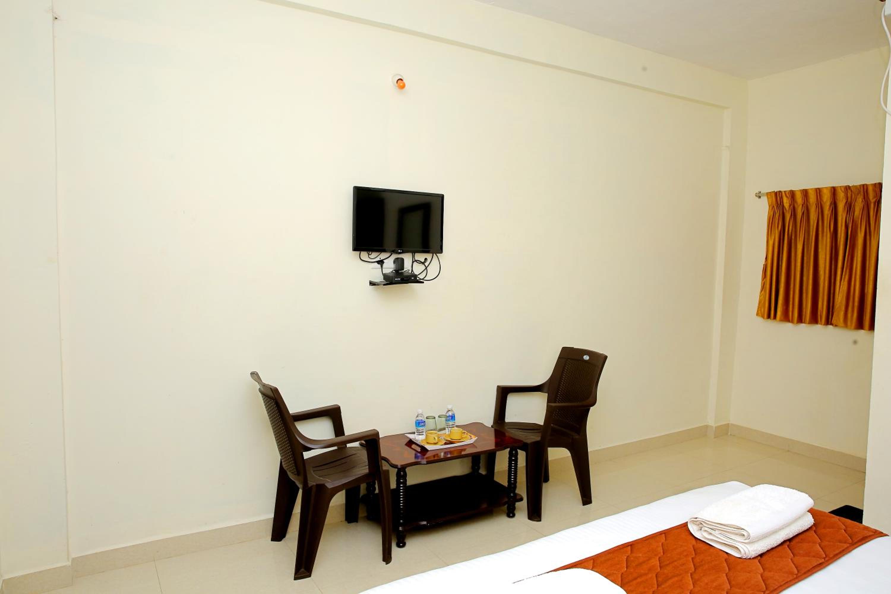 Deluxe Double Room - Photo 23