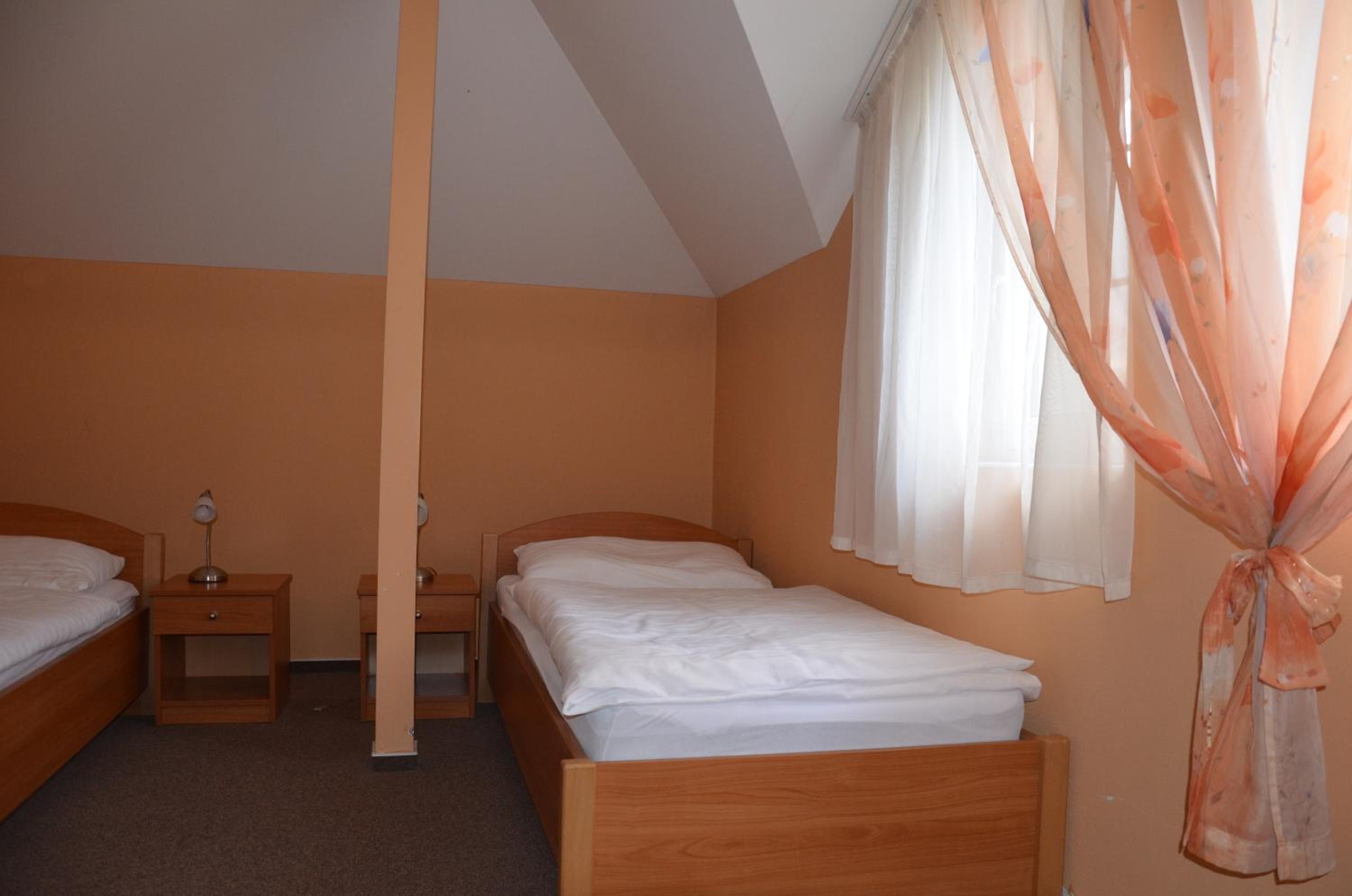 Twin Room with Shower photo 2