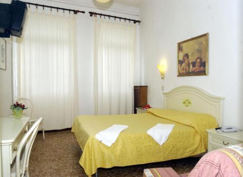 Double Or Twin Room photo 2