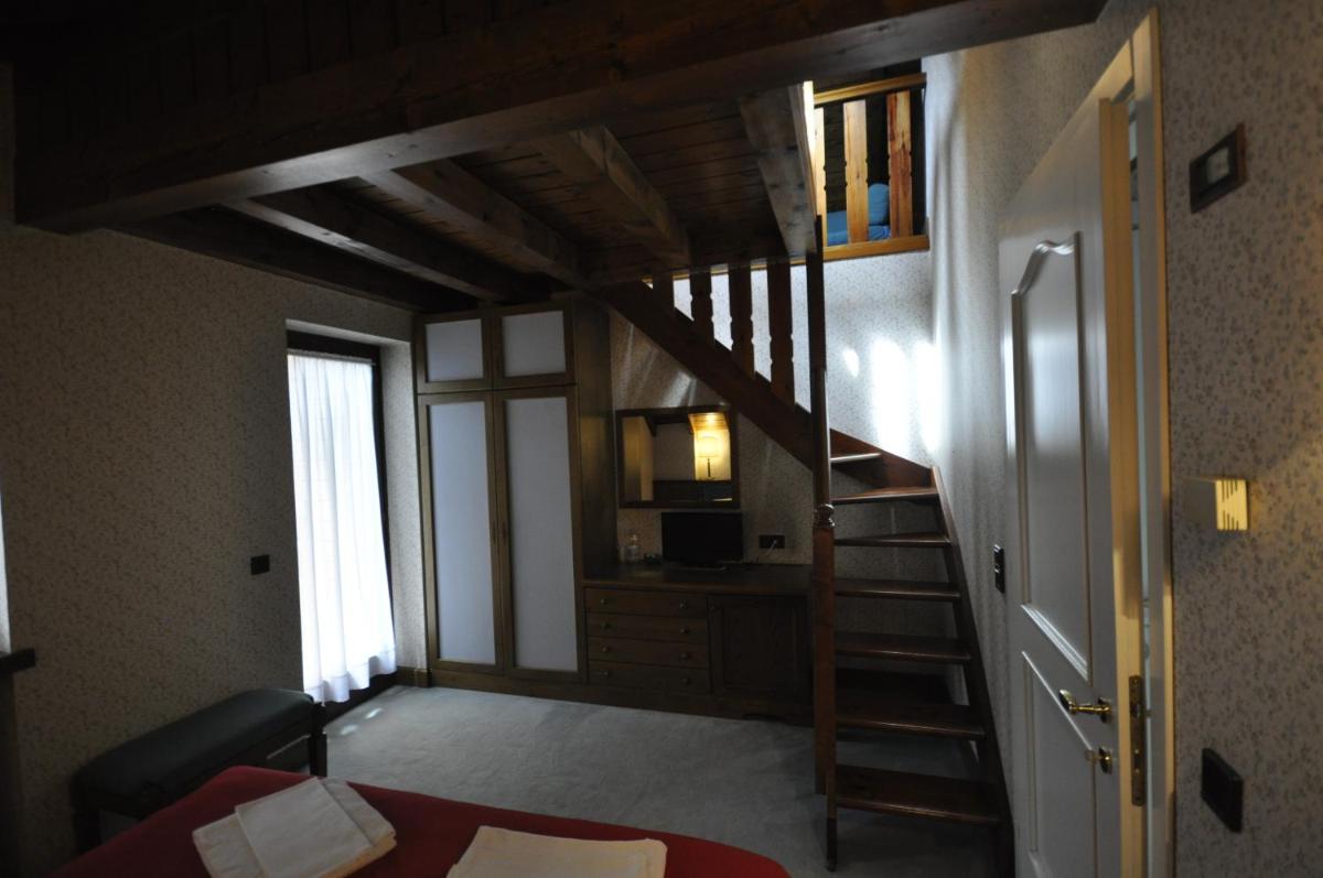 Two-Bedroom Chalet photo 2