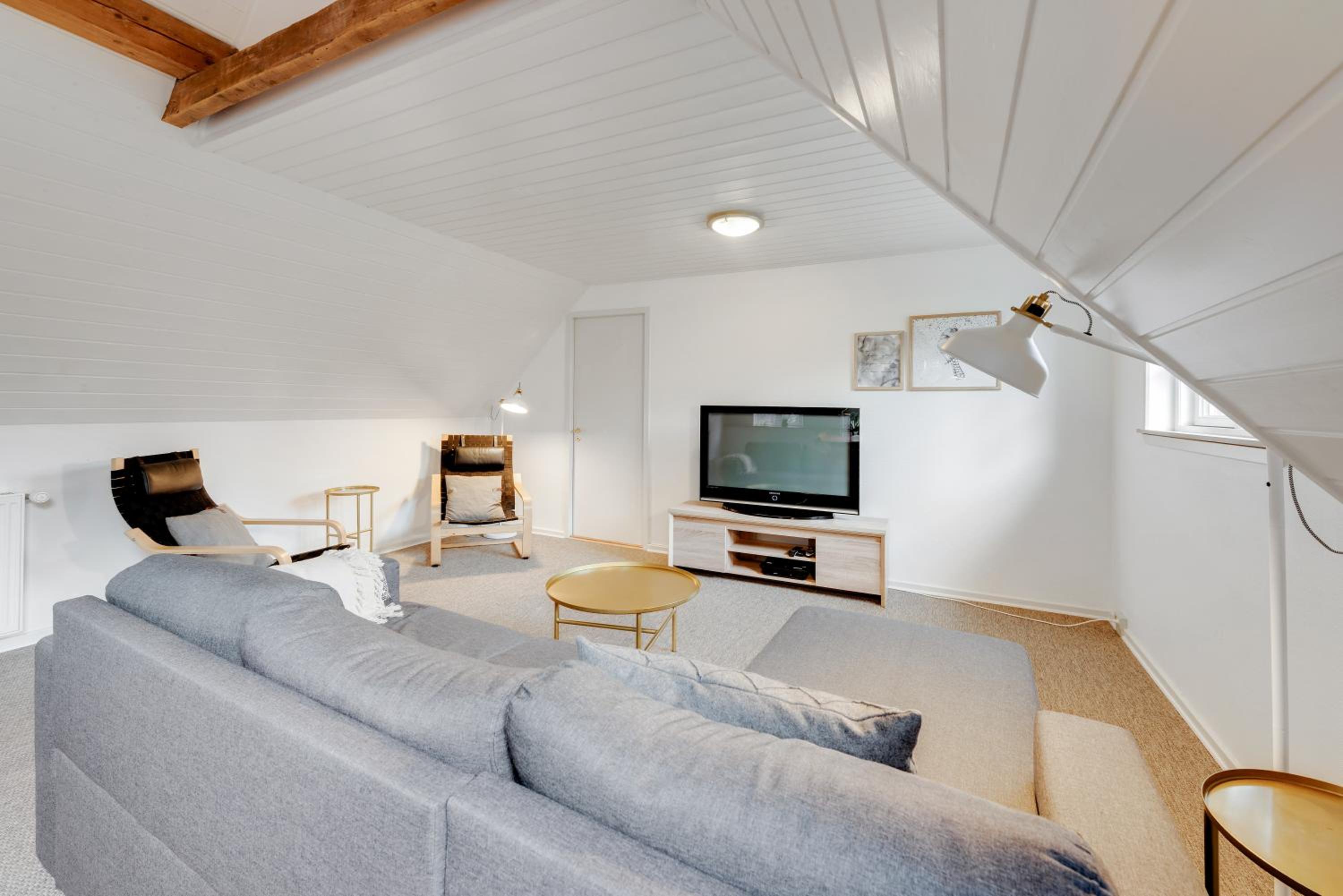 Three-Bedroom Apartment - Photo 35