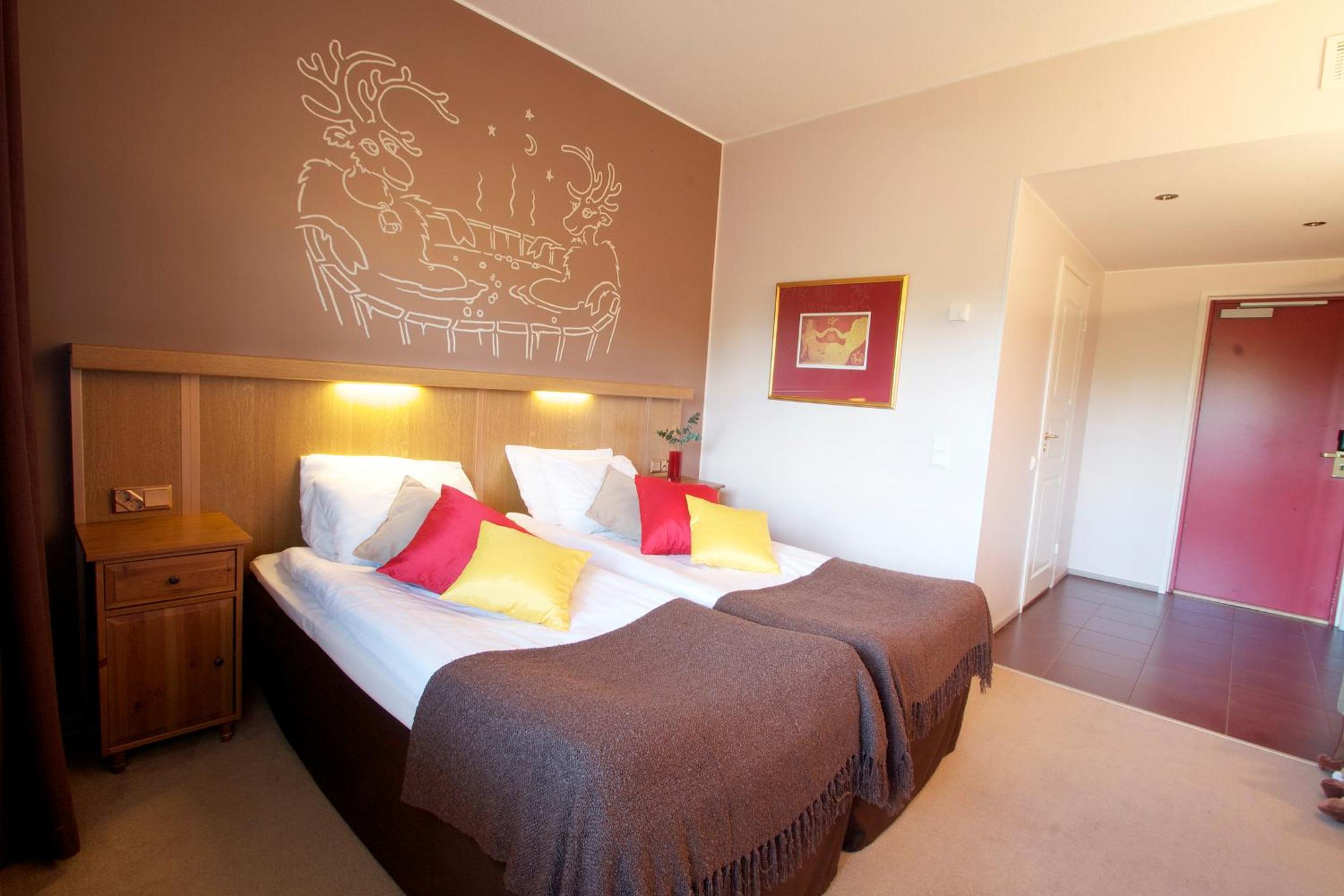 Standard Twin Room with Bath - Photo 6