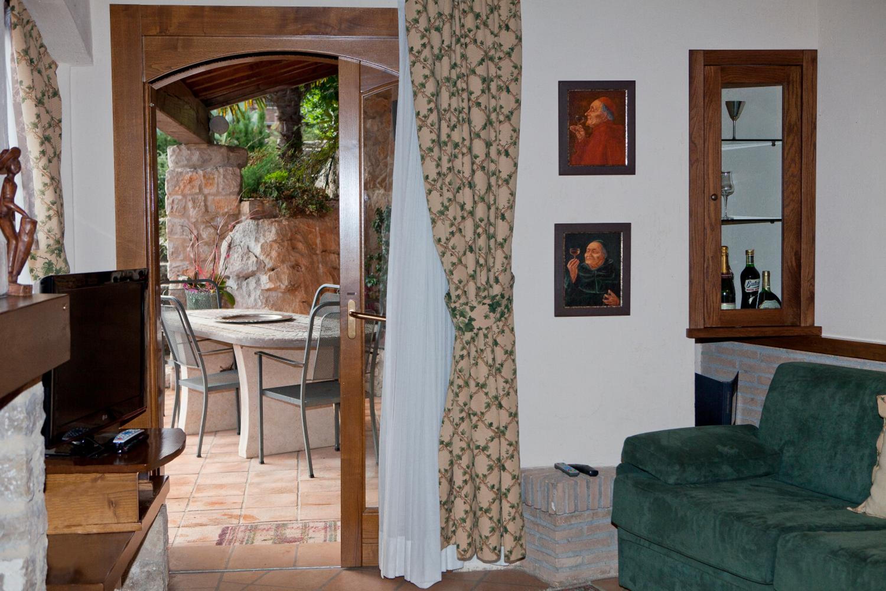 One-Bedroom Apartment with Spa Access - Photo 1