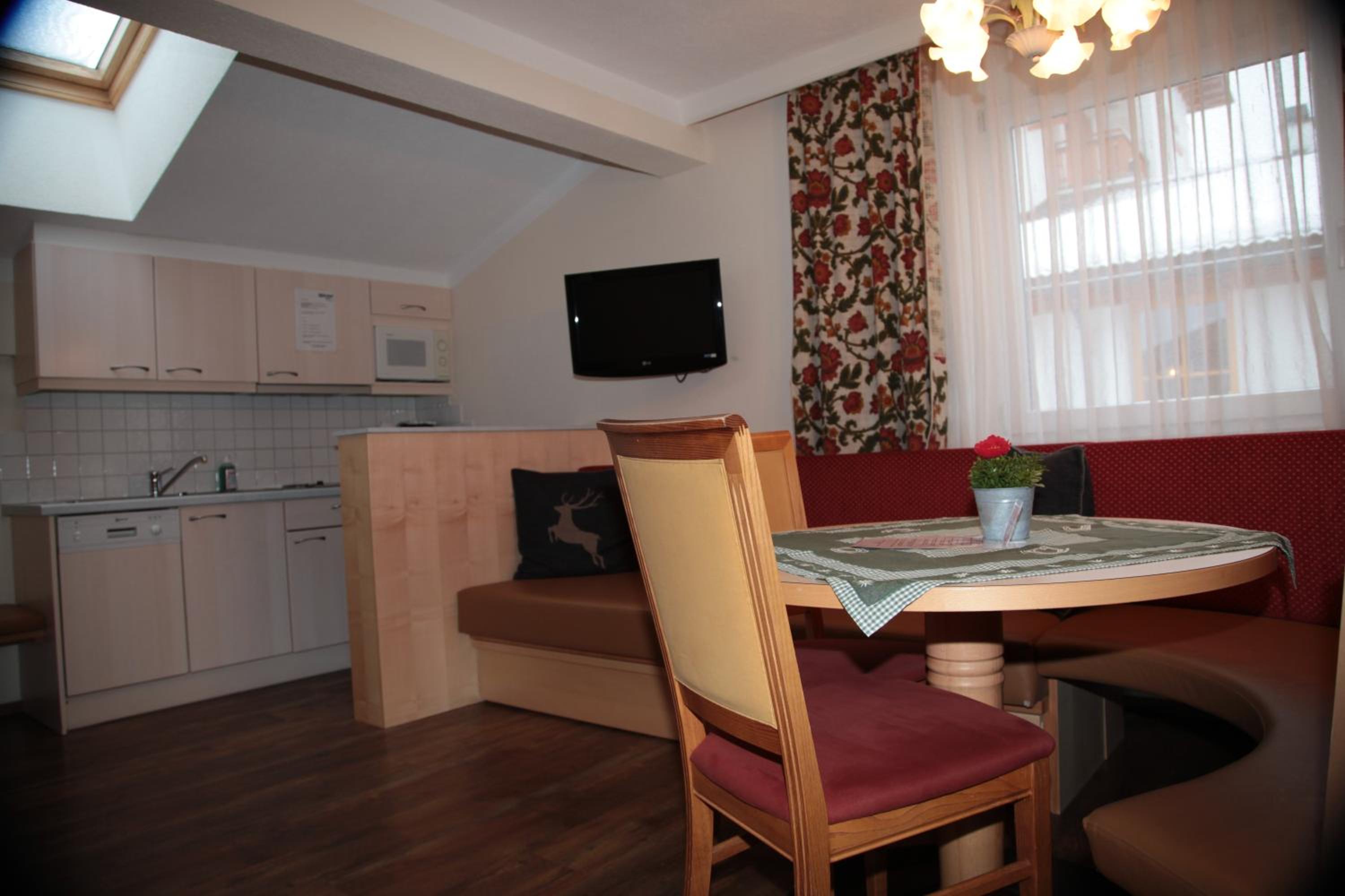 One-Bedroom Apartment photo 2