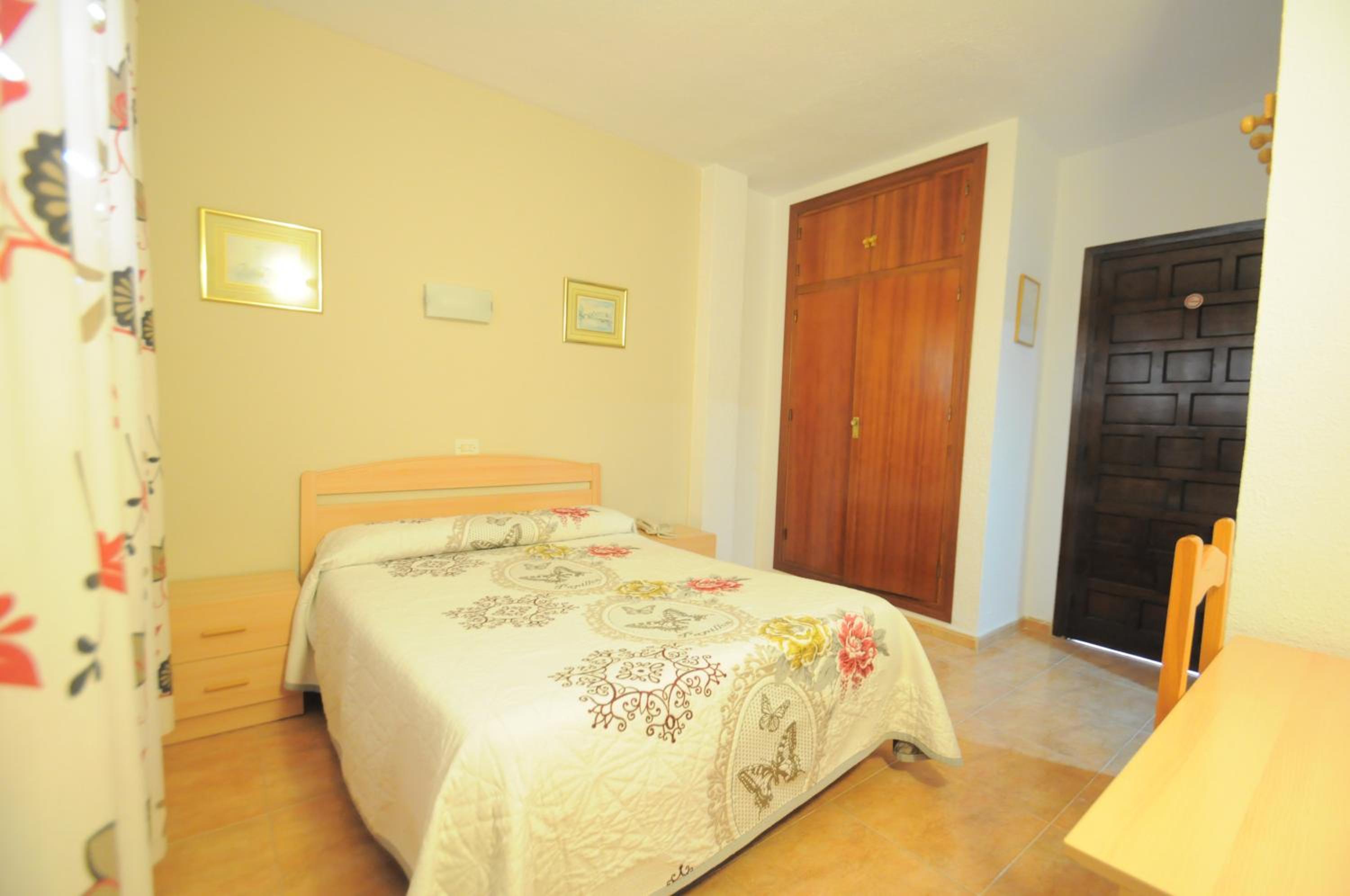 Budget Double Room photo 3