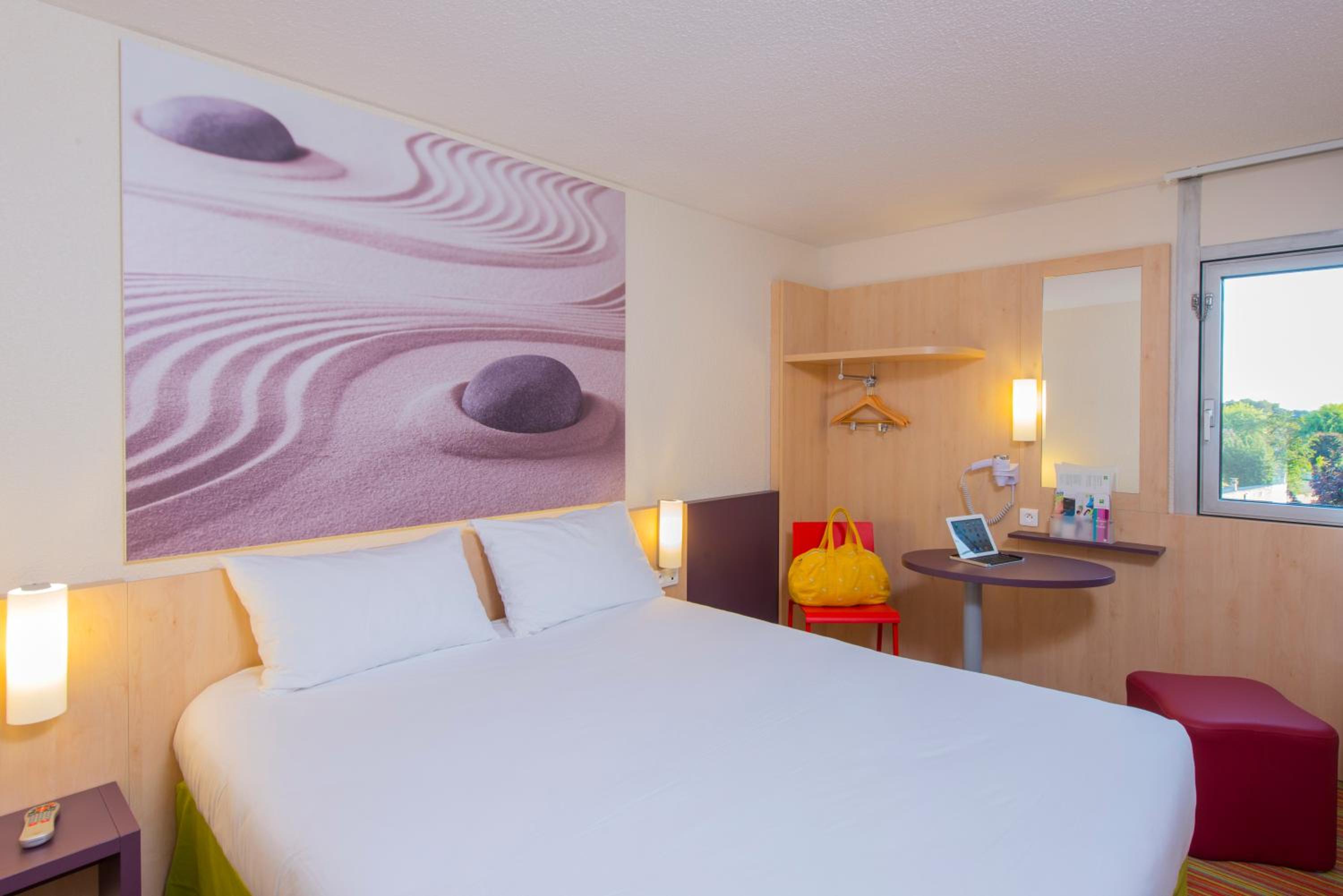Standard Double Room - Photo 8
