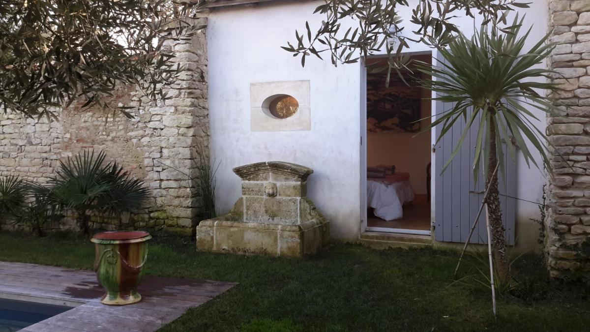 Double Room with Pool View photo 1