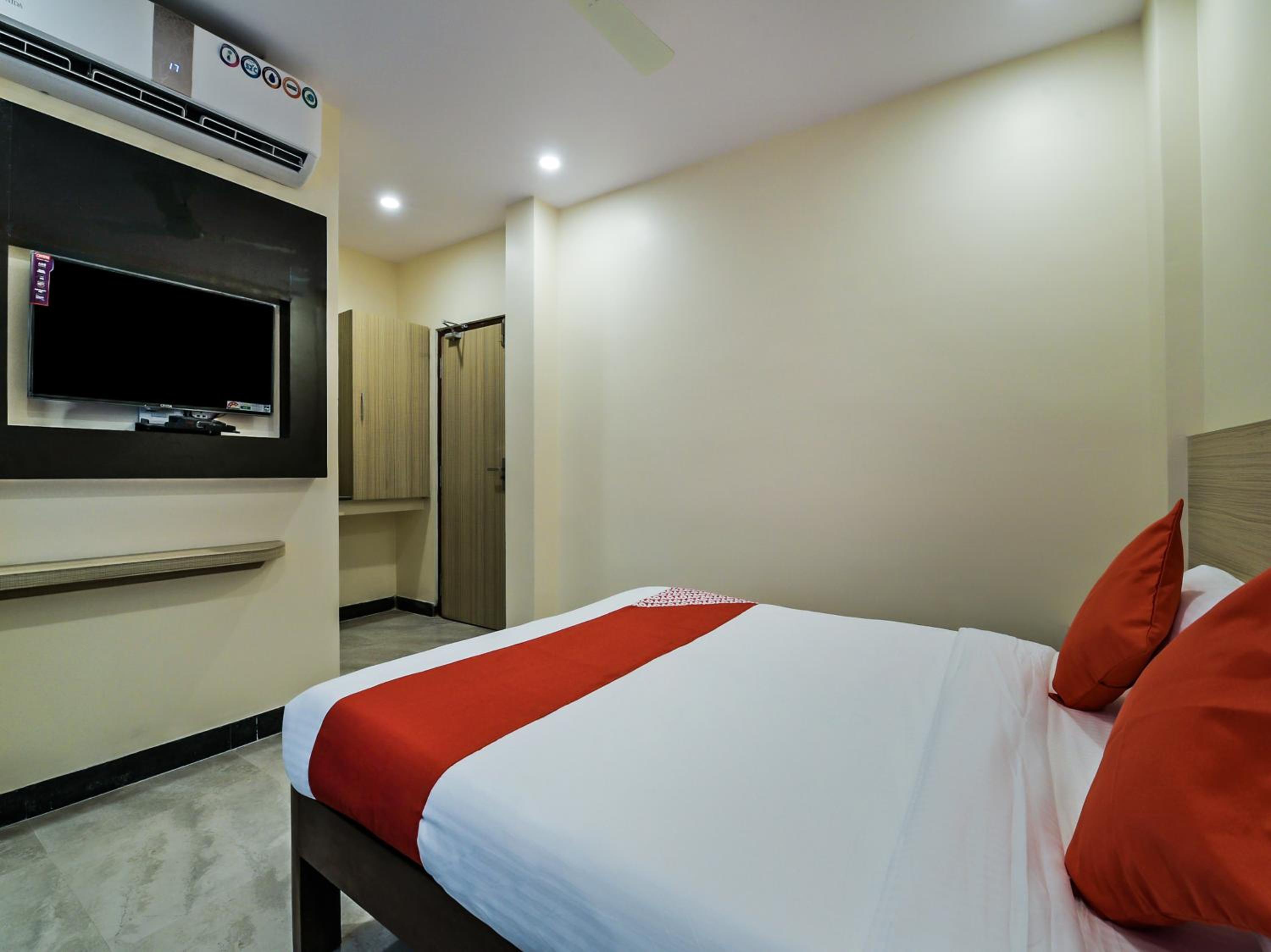 Deluxe Room - Photo 3