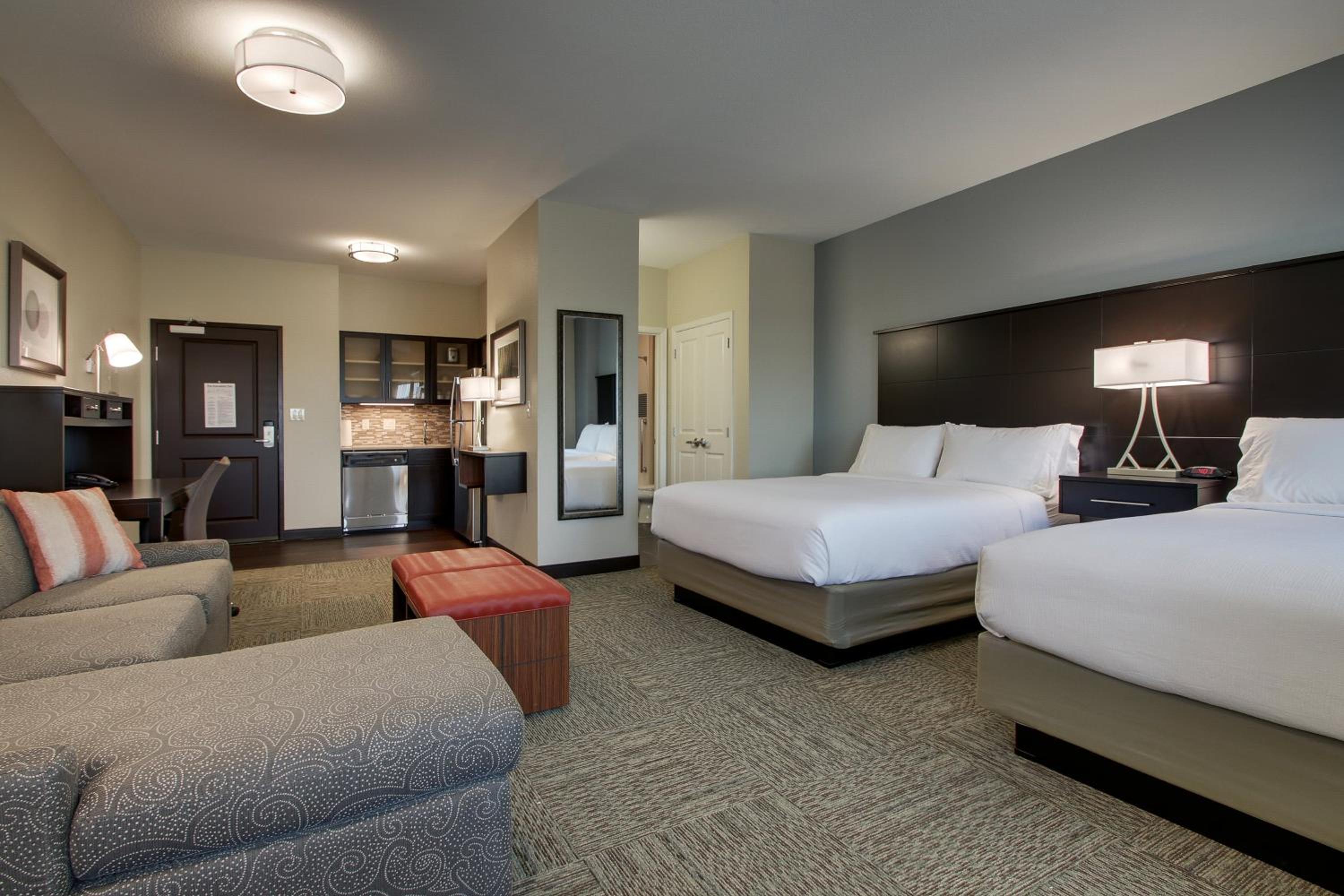 Studio Suite with Two Queen Beds photo 1