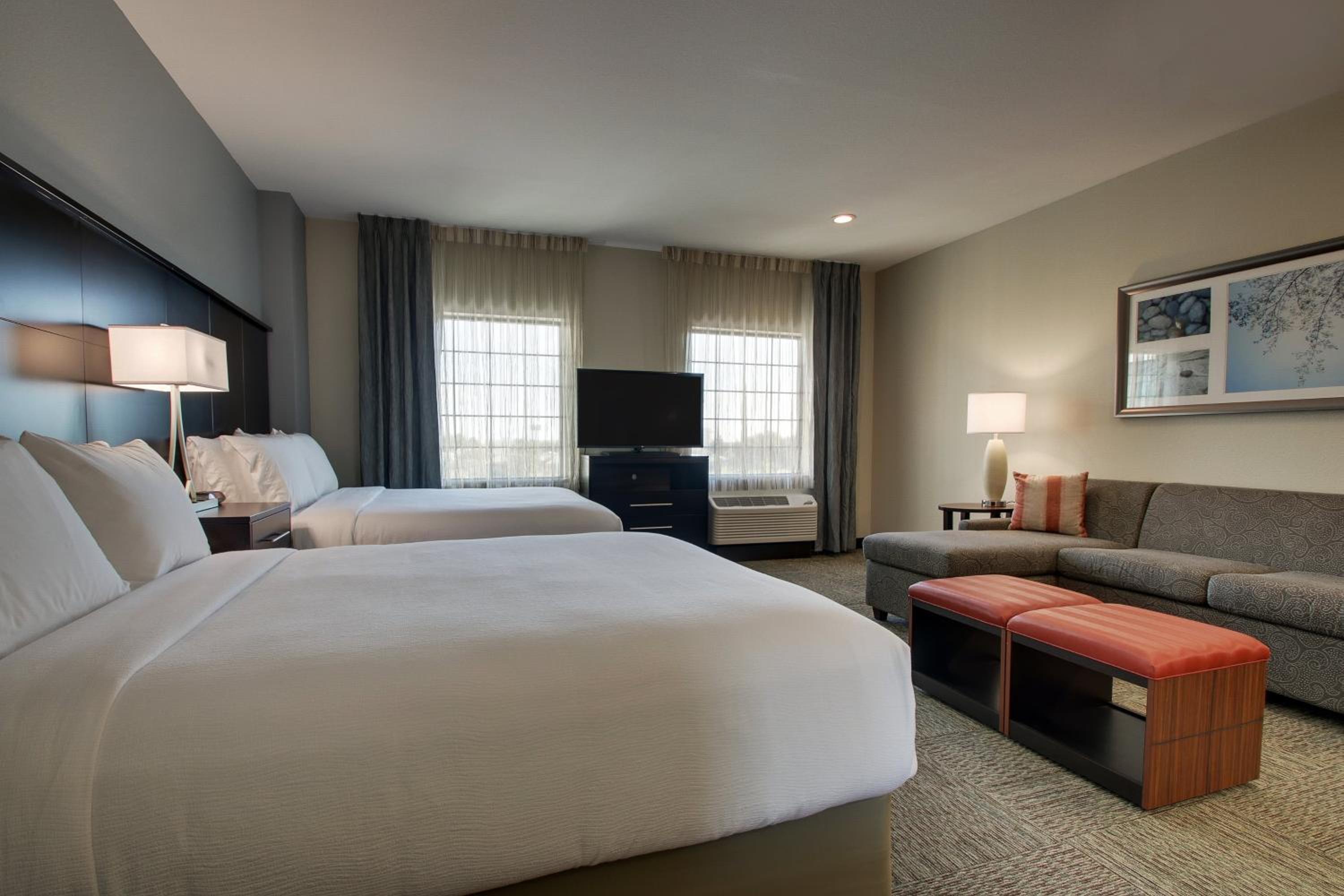 Studio Suite with Two Queen Beds photo 2