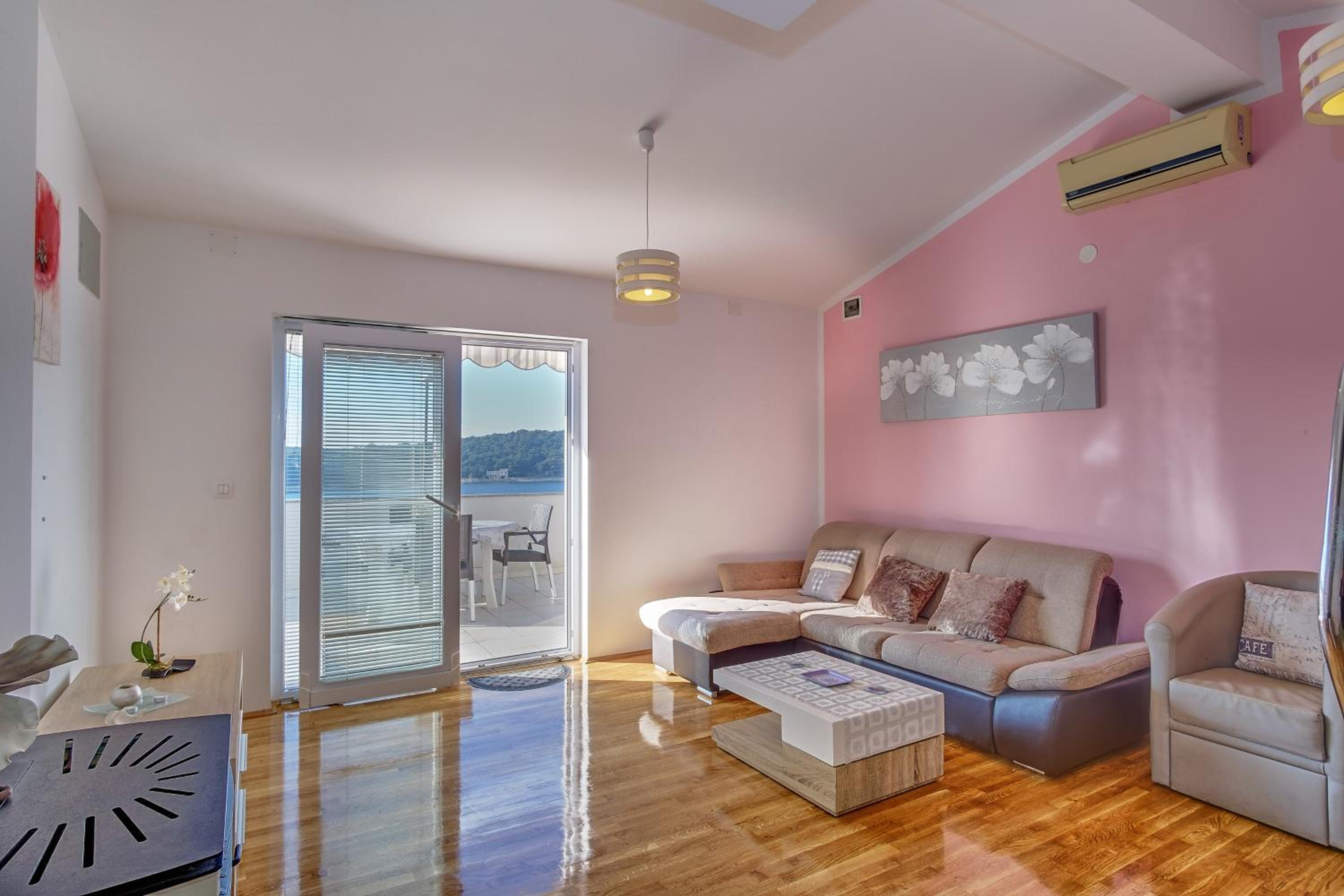 Apartment with Sea View