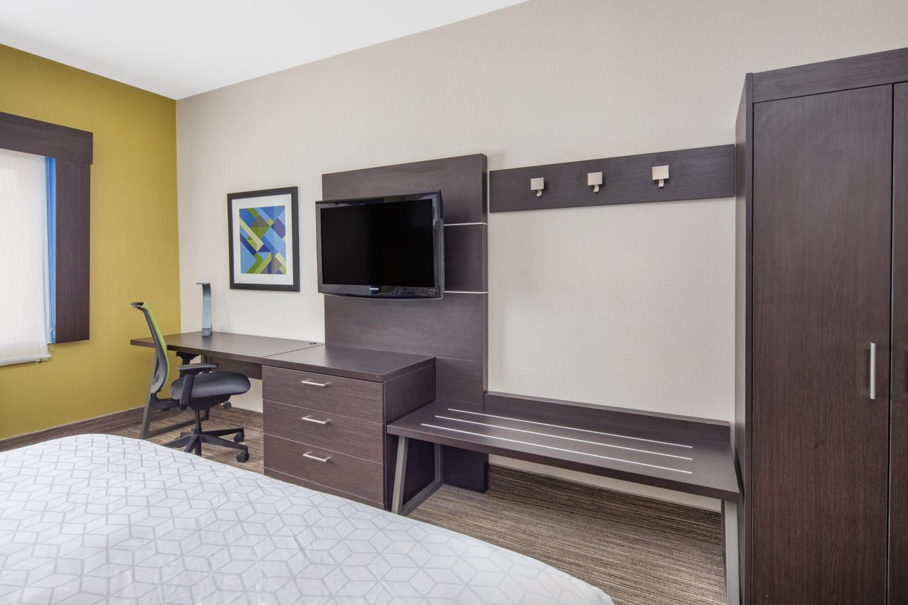 Standard King Room - Photo 2
