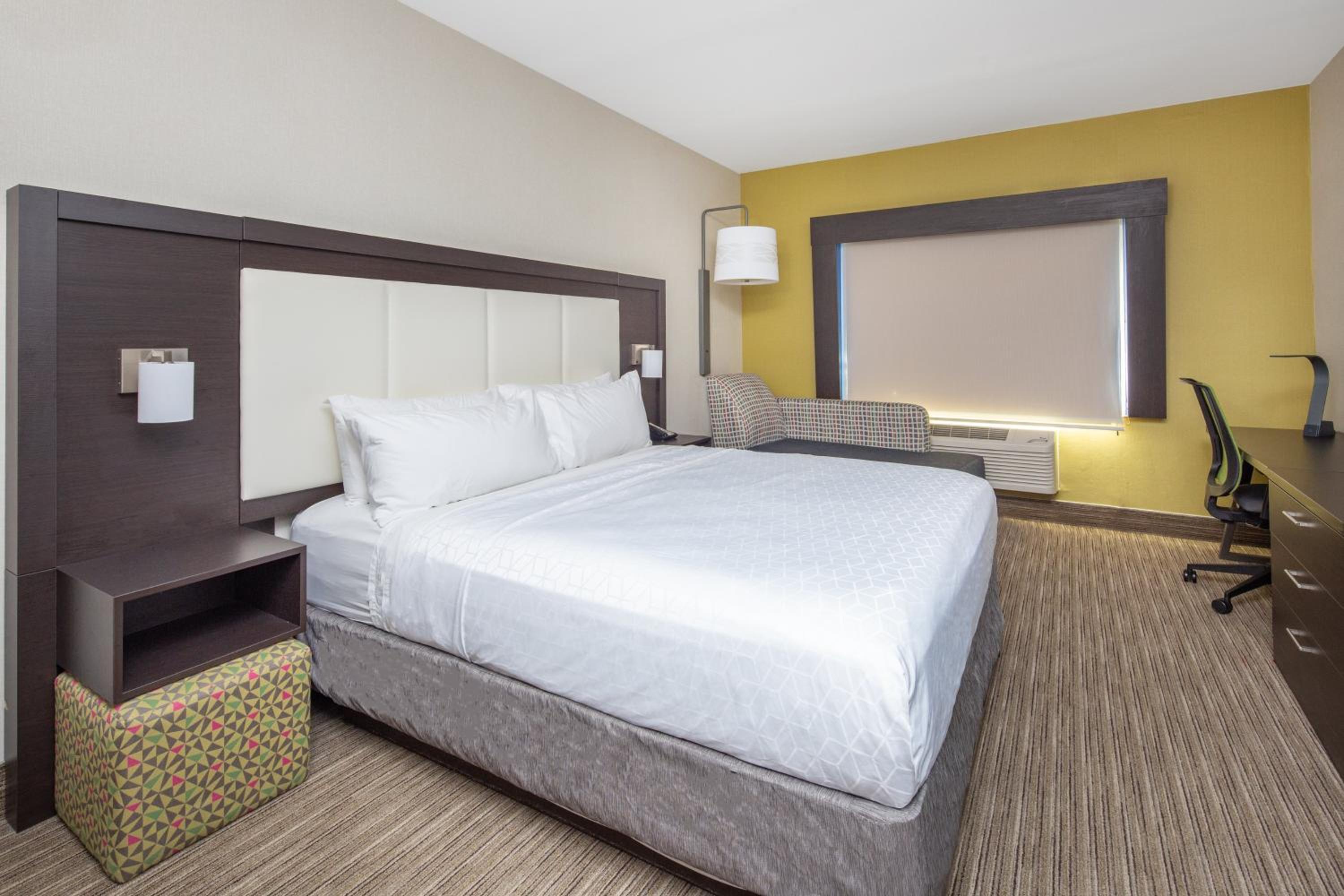 Standard King Room - Photo 1