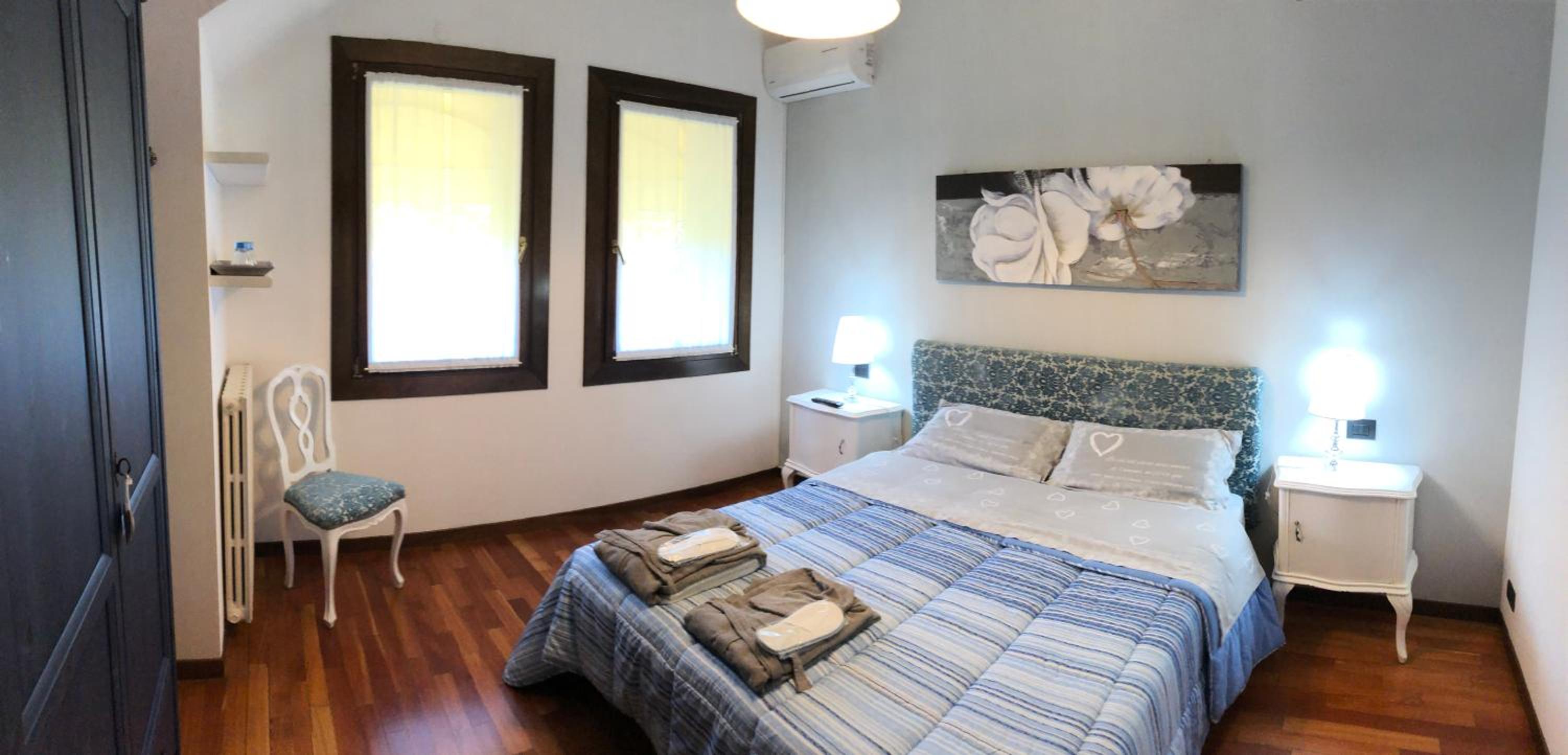 Deluxe Room with Private External Bathroom photo 2