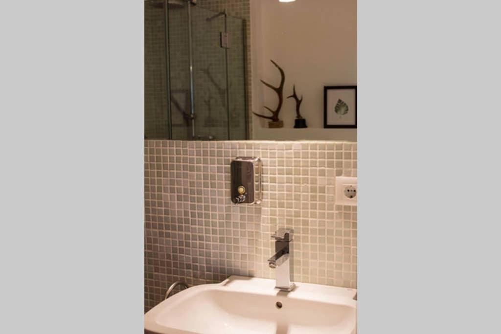 Three-Bedroom Apartment - Photo 7