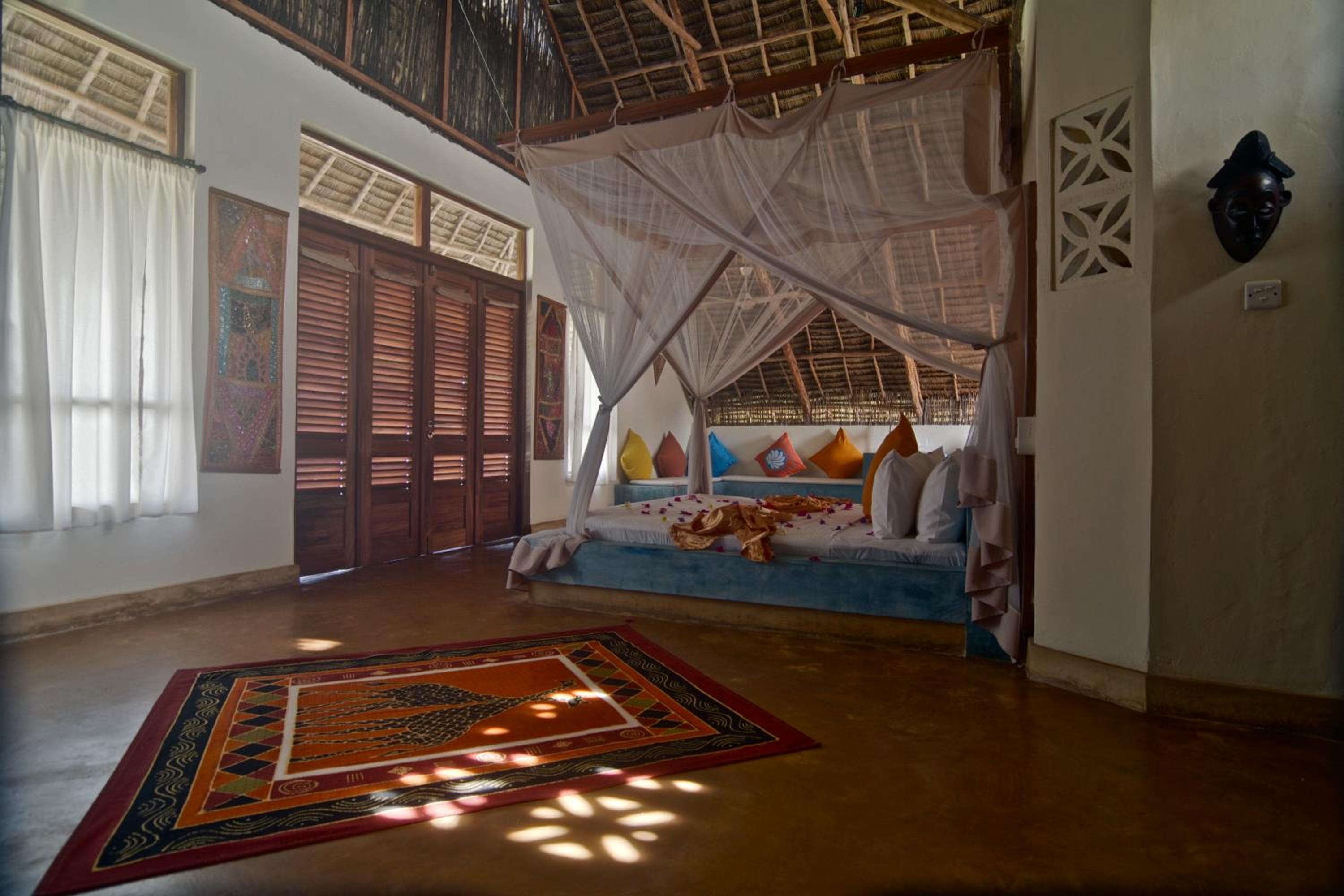 Family Suite with Partial Ocean View photo 2