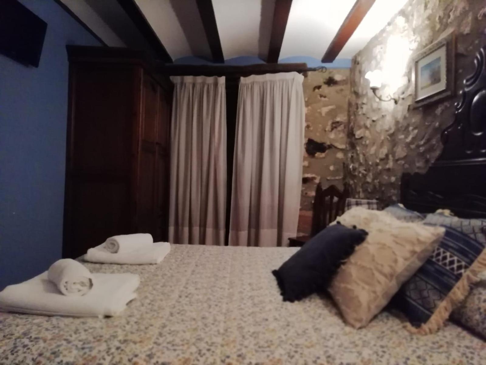 Double Room with Balcony - Photo 2