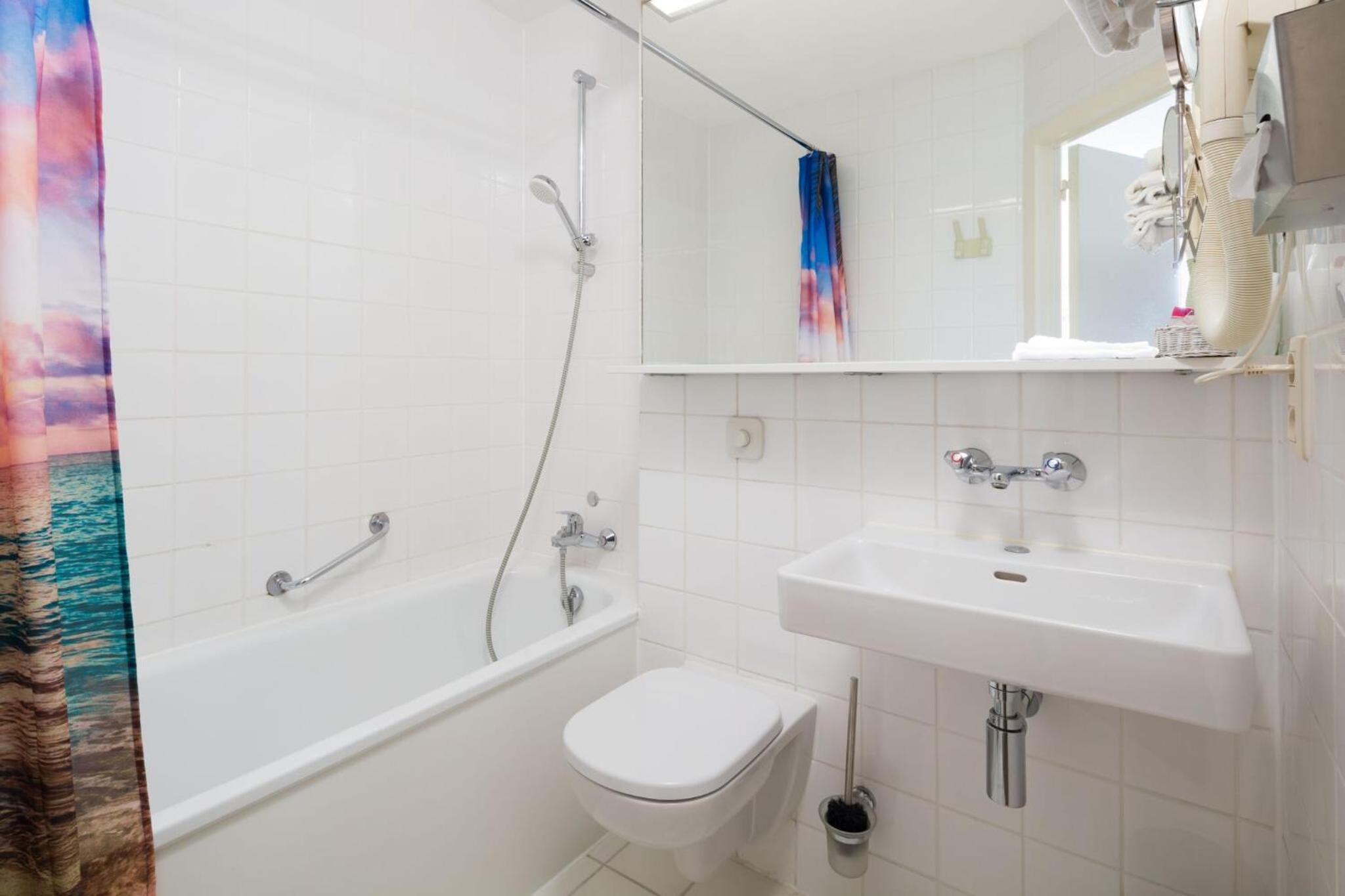 Twin Room - Photo 2