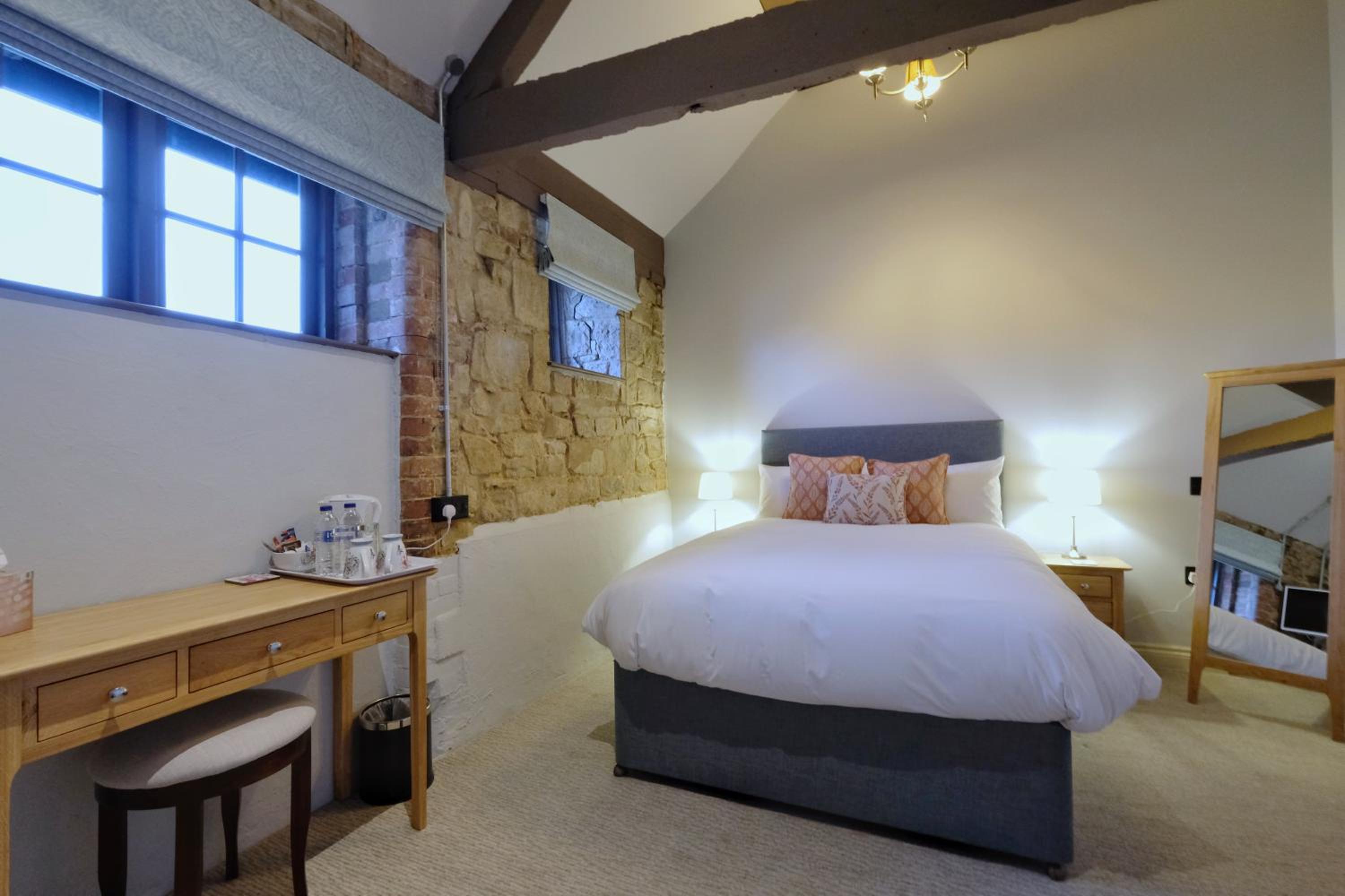 Deluxe Double Room with Shower photo 3