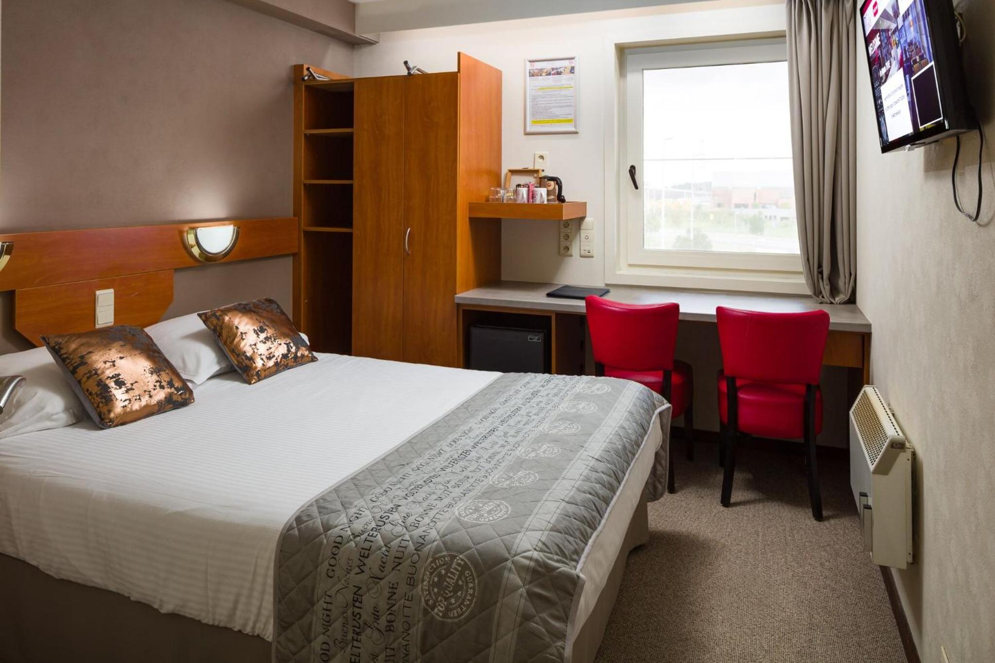 Double Room - Photo 14