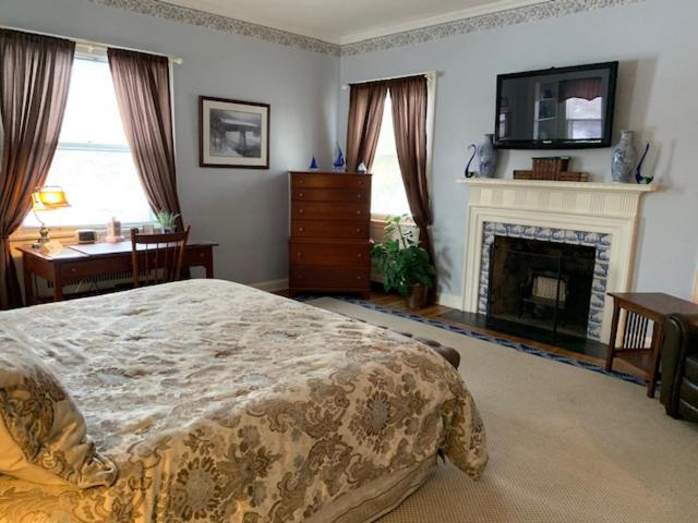 Two-Bedroom Family Suite photo 3