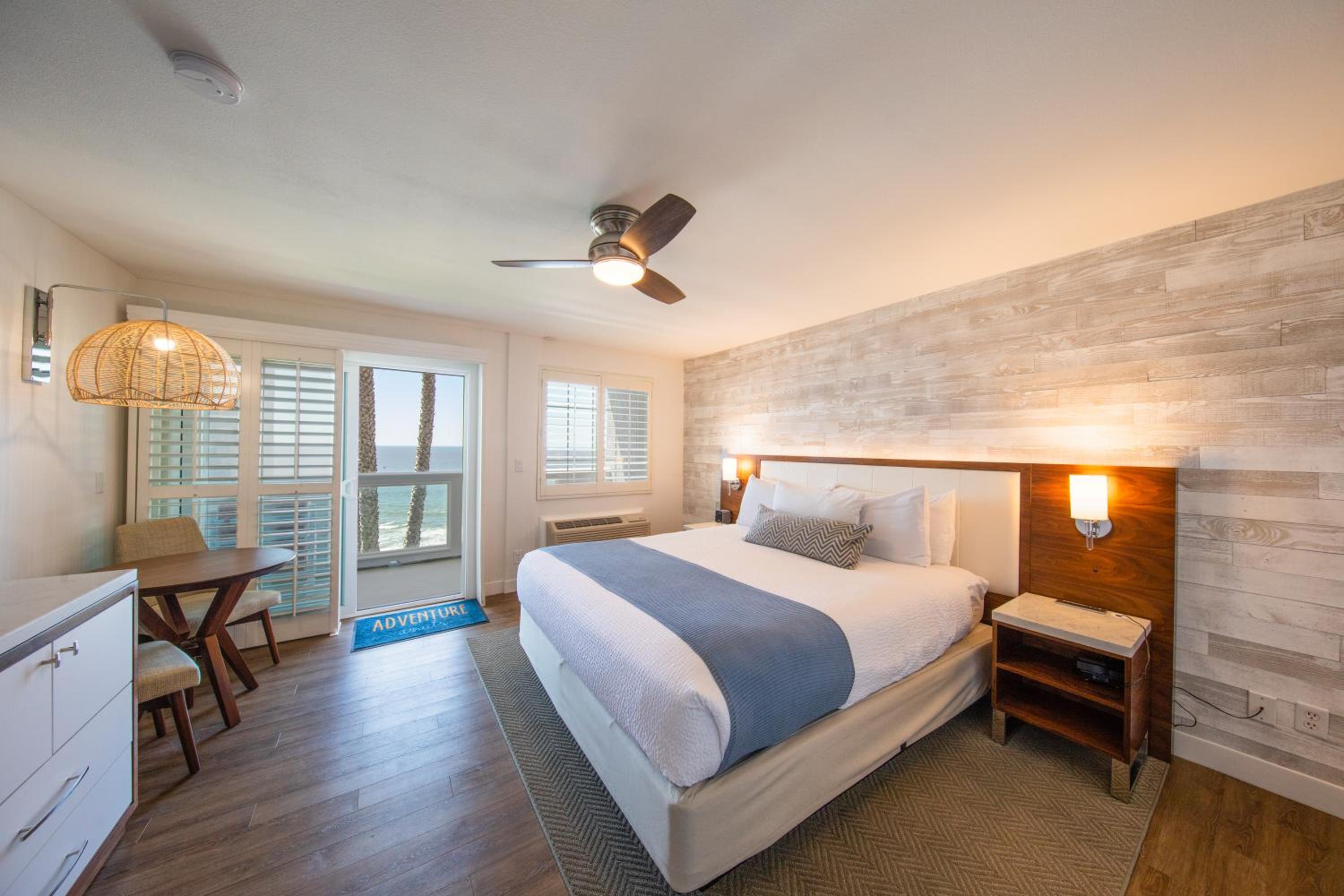 Deluxe King Room with Ocean View