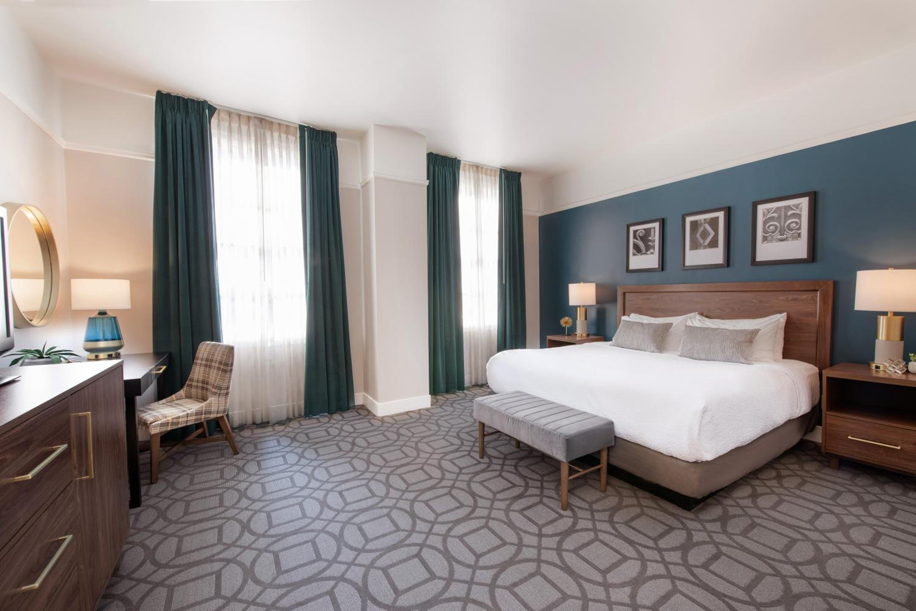 Deluxe King Room