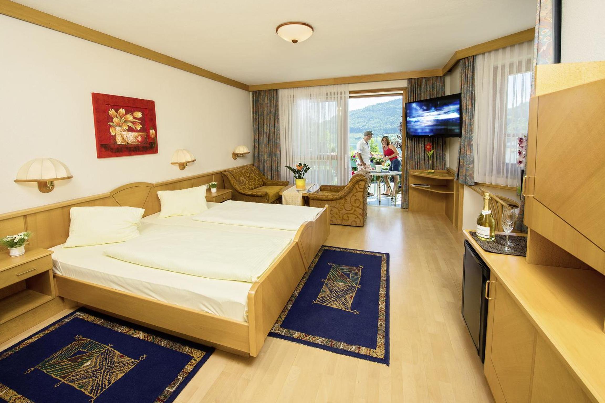 Double Room with Balcony and Air Conditioning photo 2