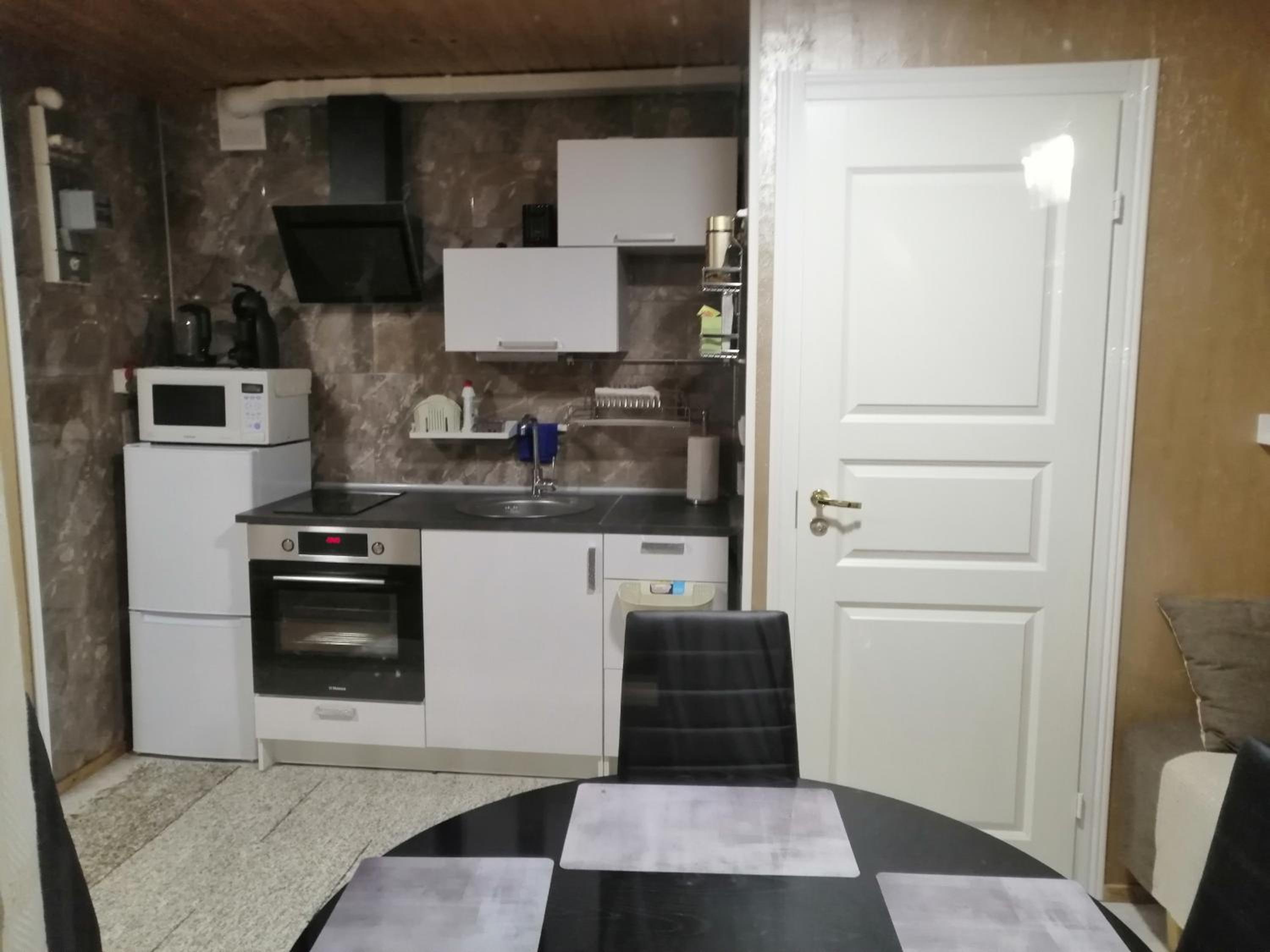 Apartment with Park View - Photo 3