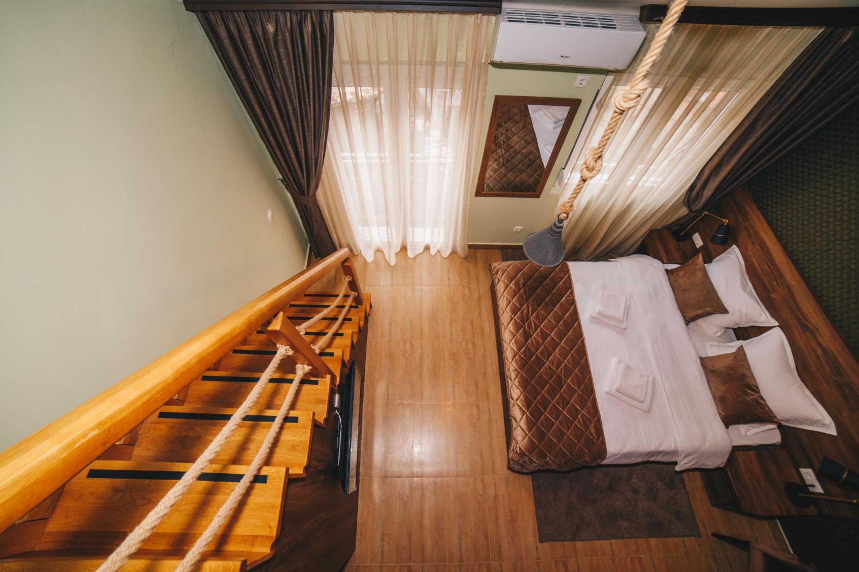 Deluxe Double Room photo 2