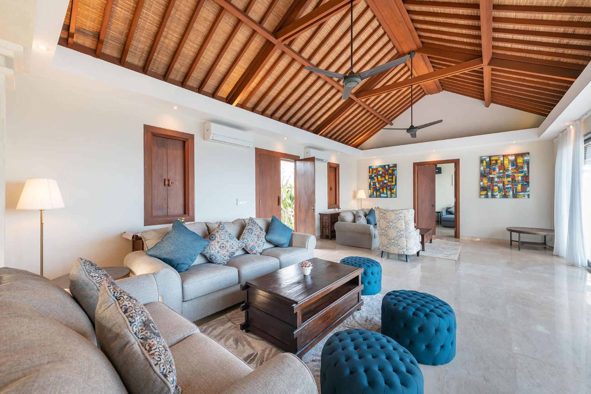 Villa photo 1
