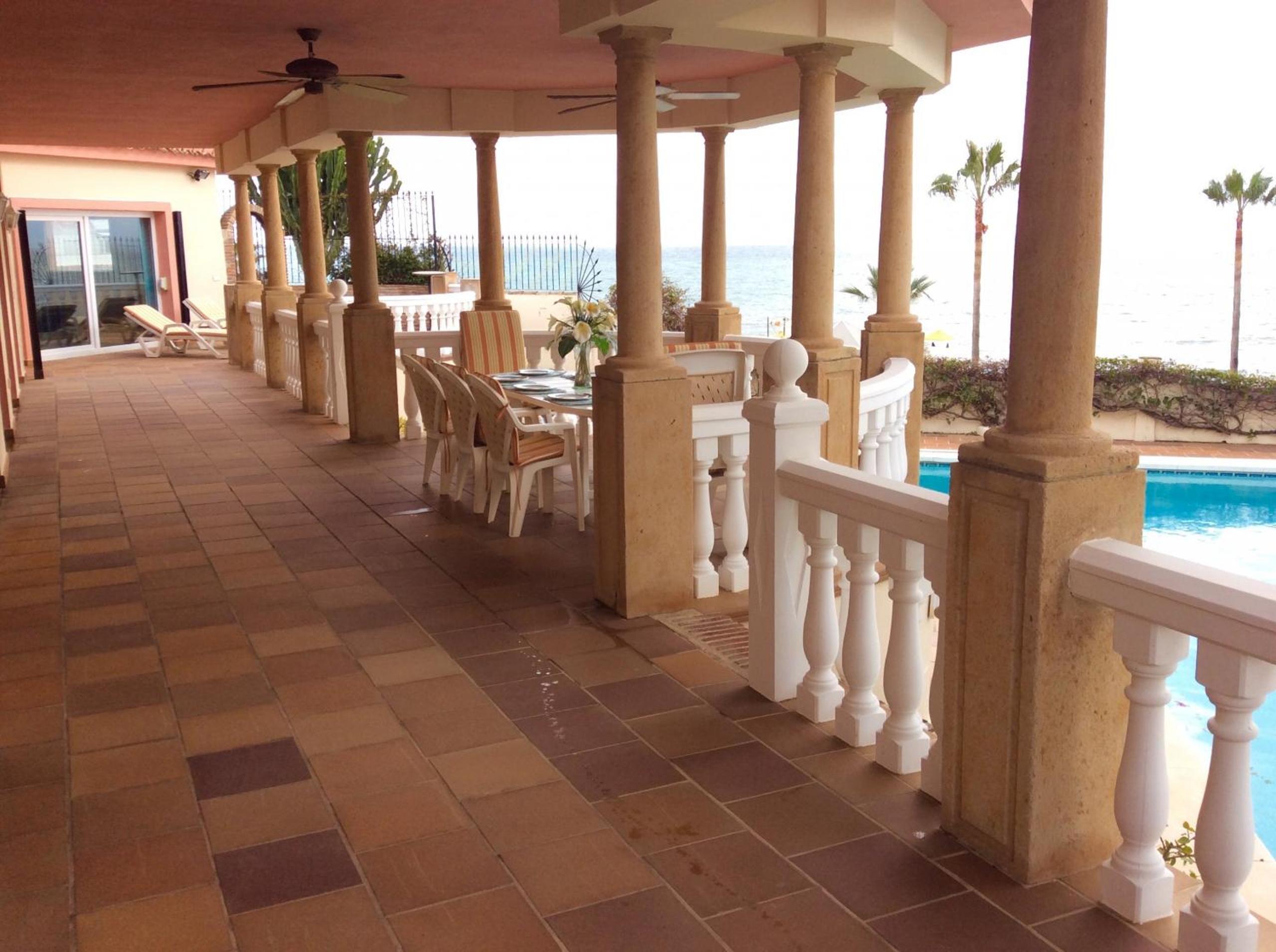 Villa - Beach Front photo 2