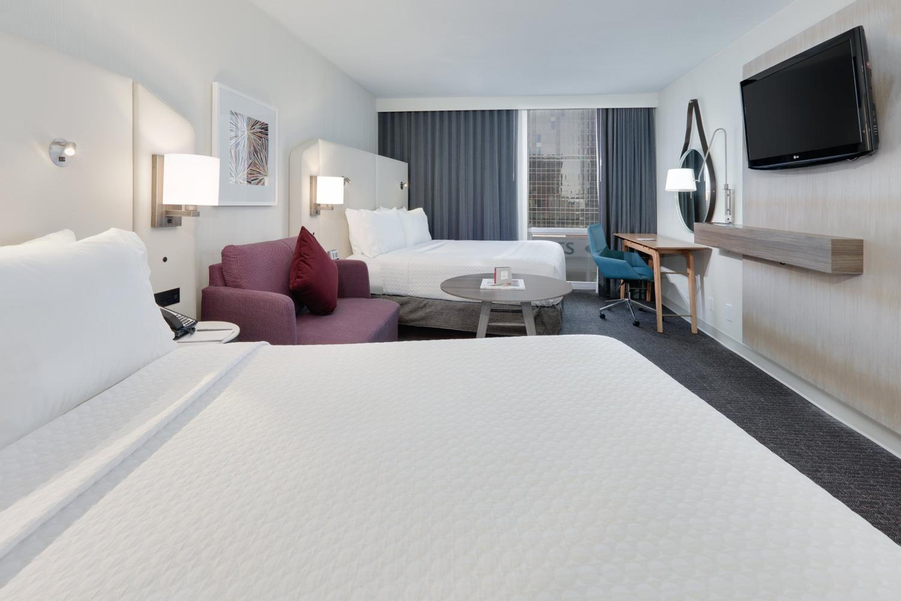 Premium Queen Room with Two Queen Beds and City View - Photo 5