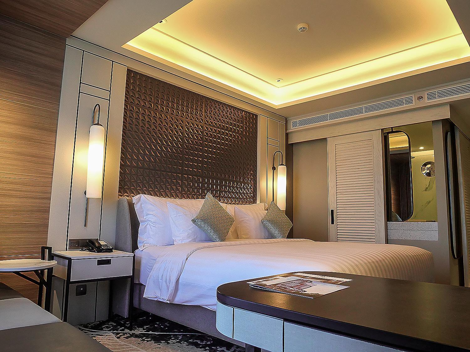 Executive King Room with City View - Photo 2