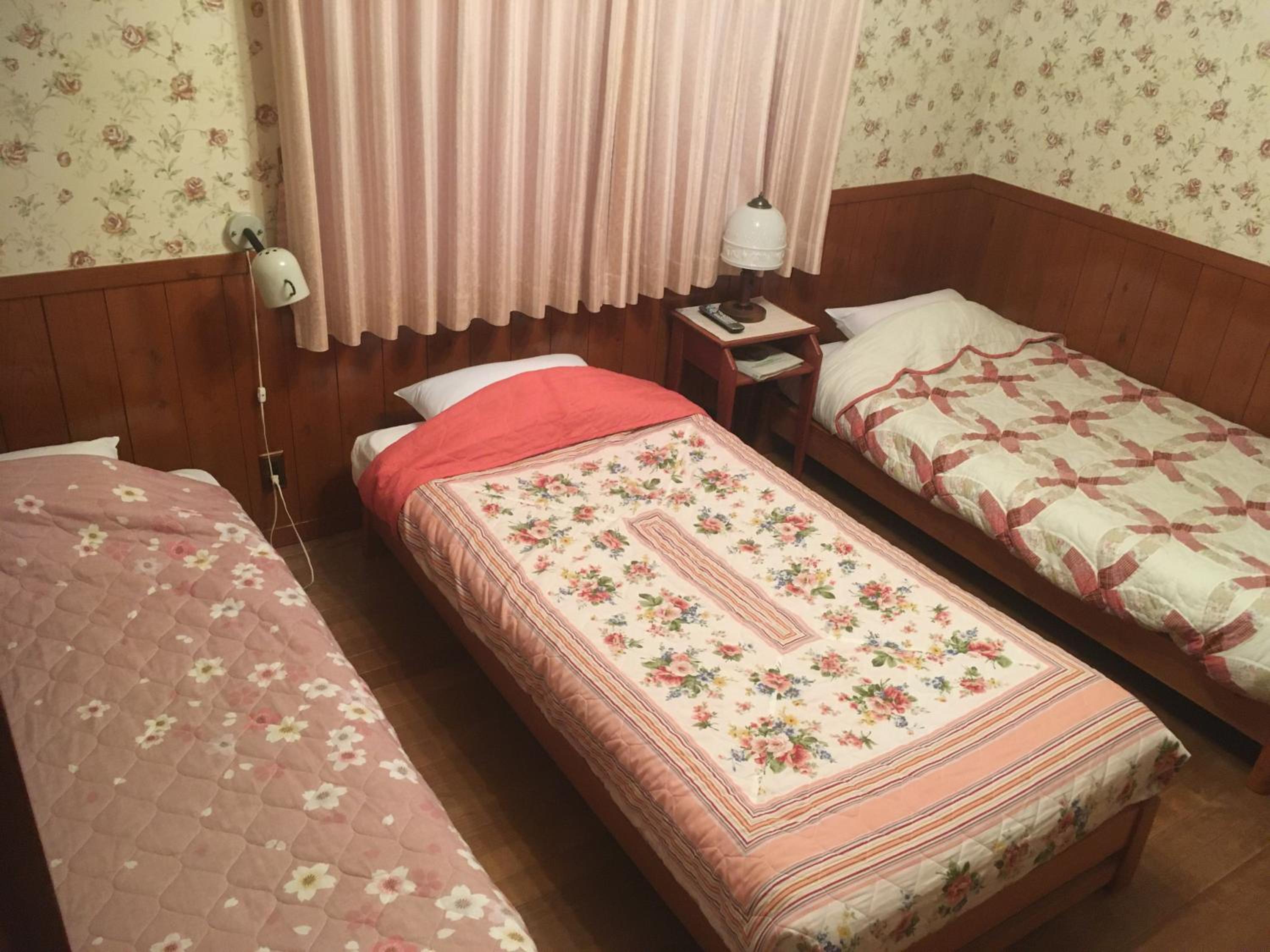 Economy Triple Room - Photo 1