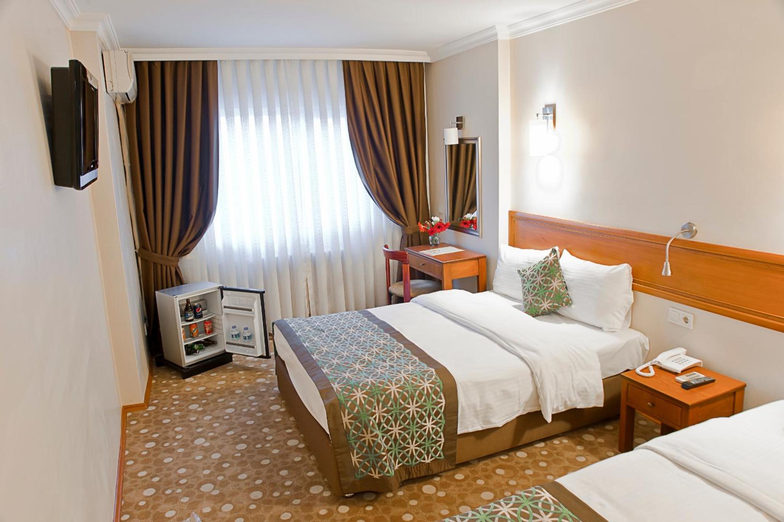 Standard Double or Twin Room photo 1