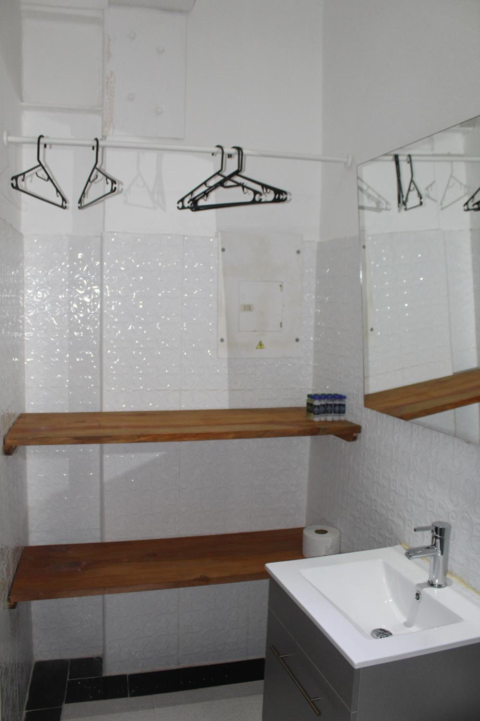 Family Room with Private Bathroom photo 2