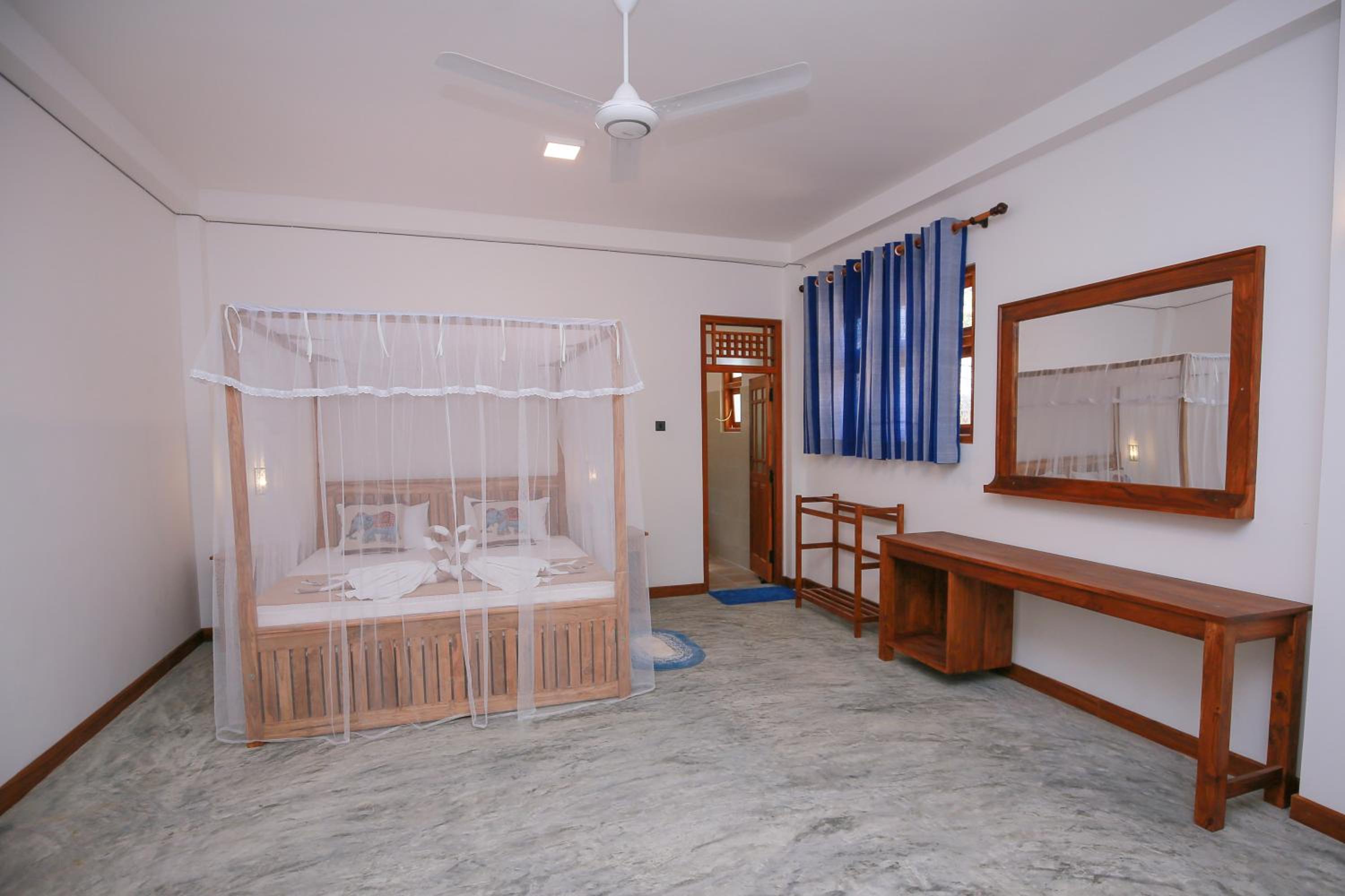 Deluxe Double Room with Balcony photo 3