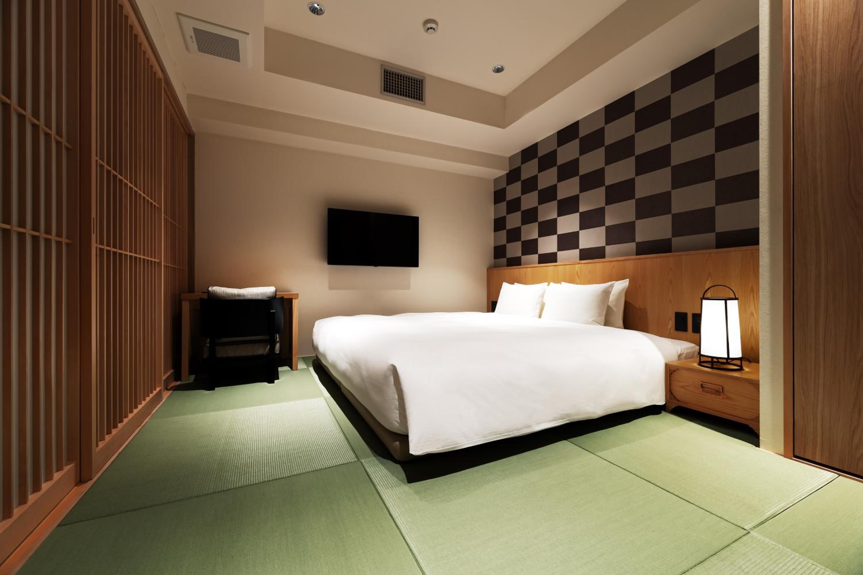 Japanese-Style King Bed Room with Partially Open-Air Bath