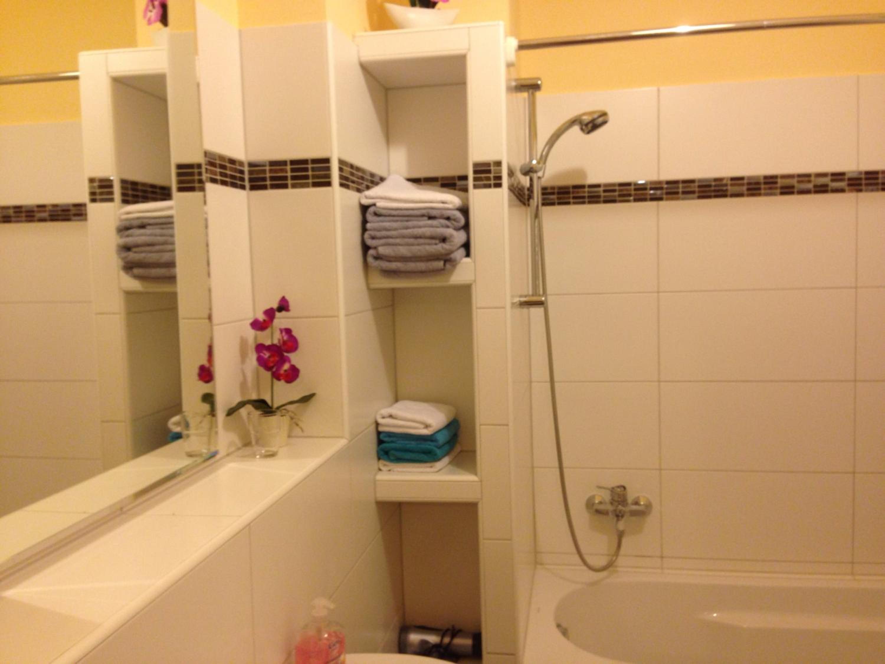 Two-Bedroom Apartment - Photo 31