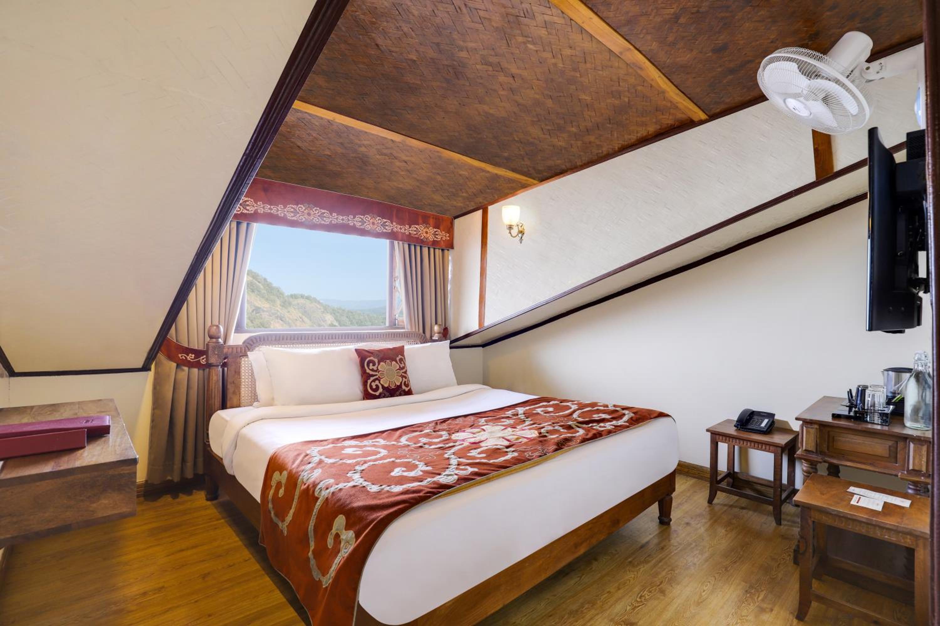 Deluxe Attic Room