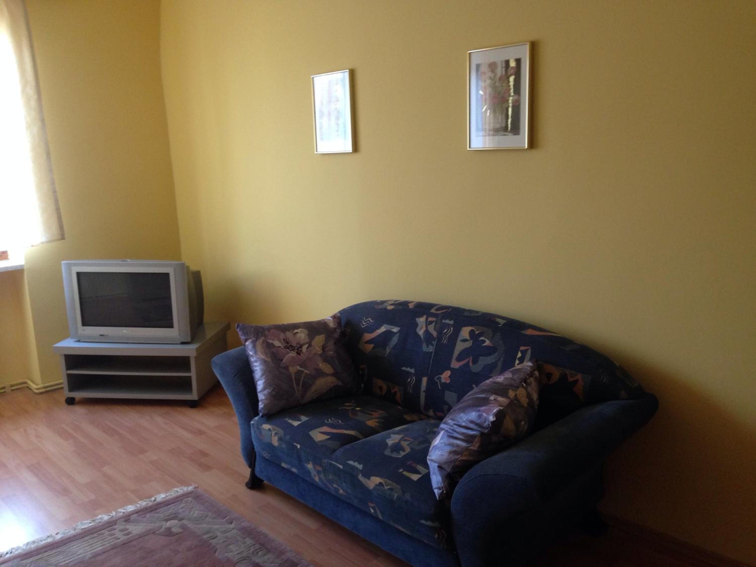 Two-Bedroom Apartment - Photo 11
