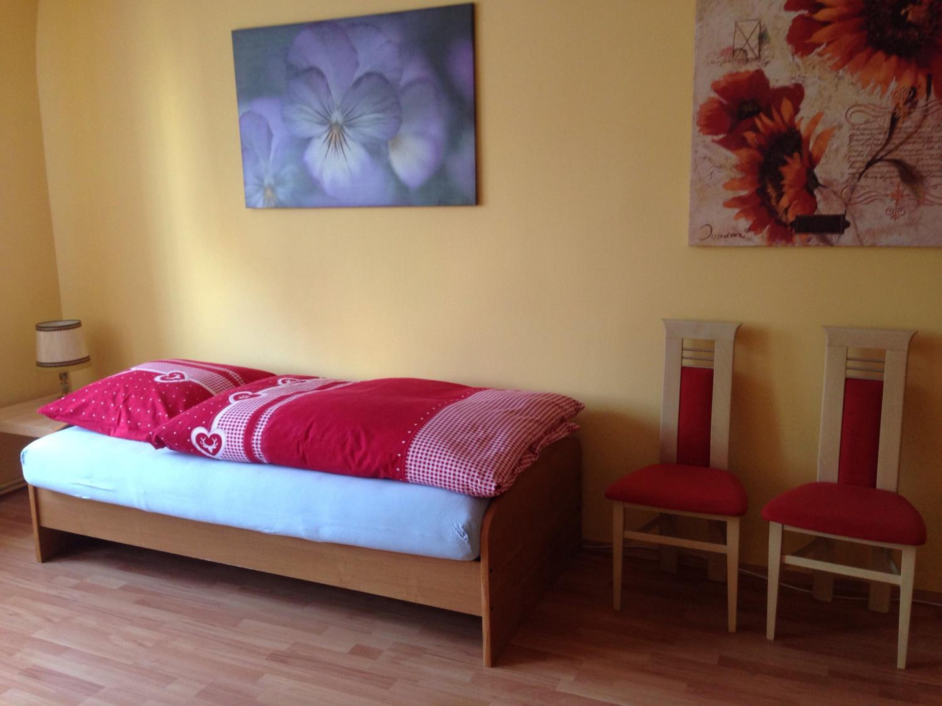 Two-Bedroom Apartment - Photo 2