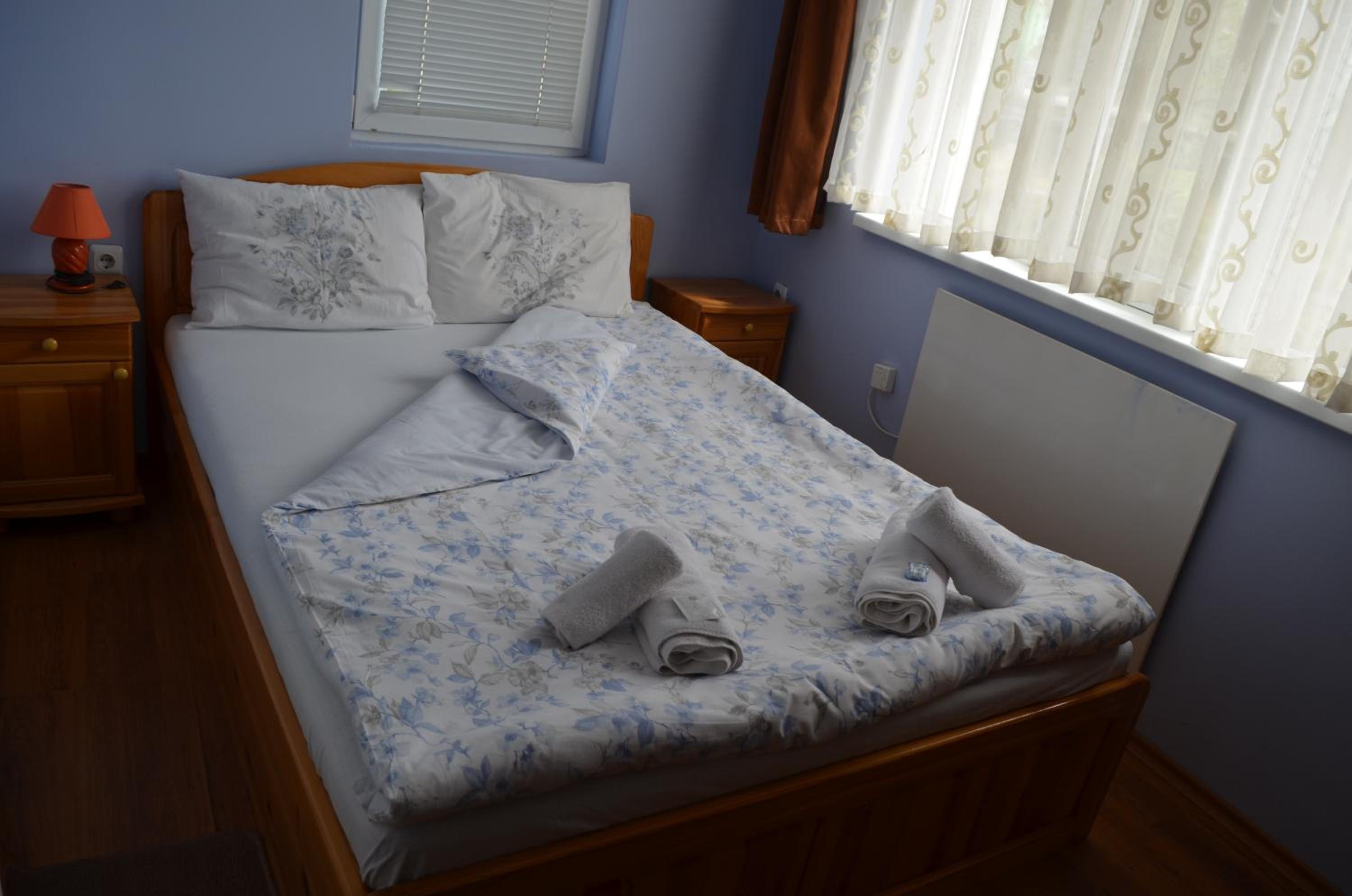 Double Room - Photo 4