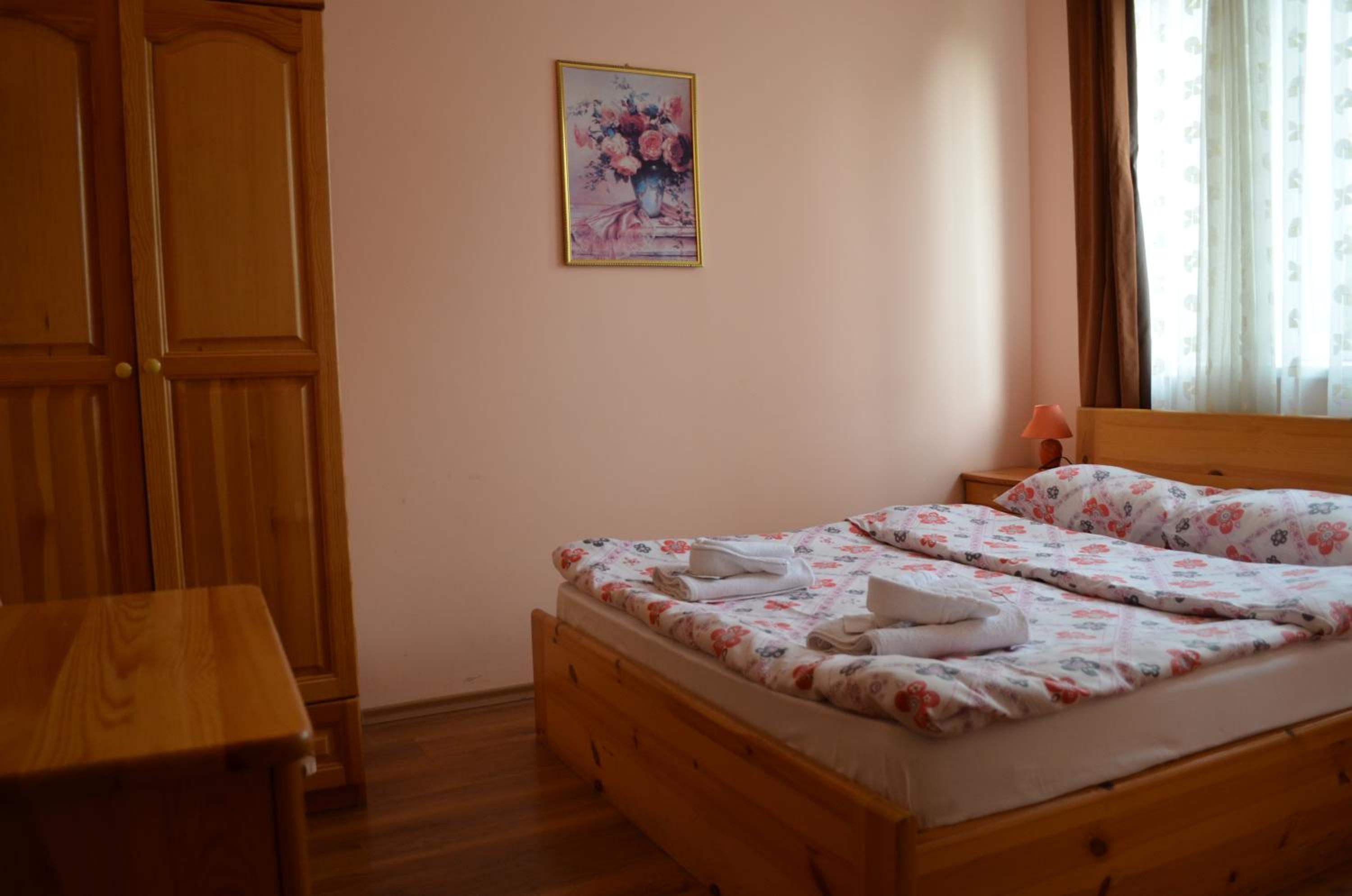 Double Room - Photo 5