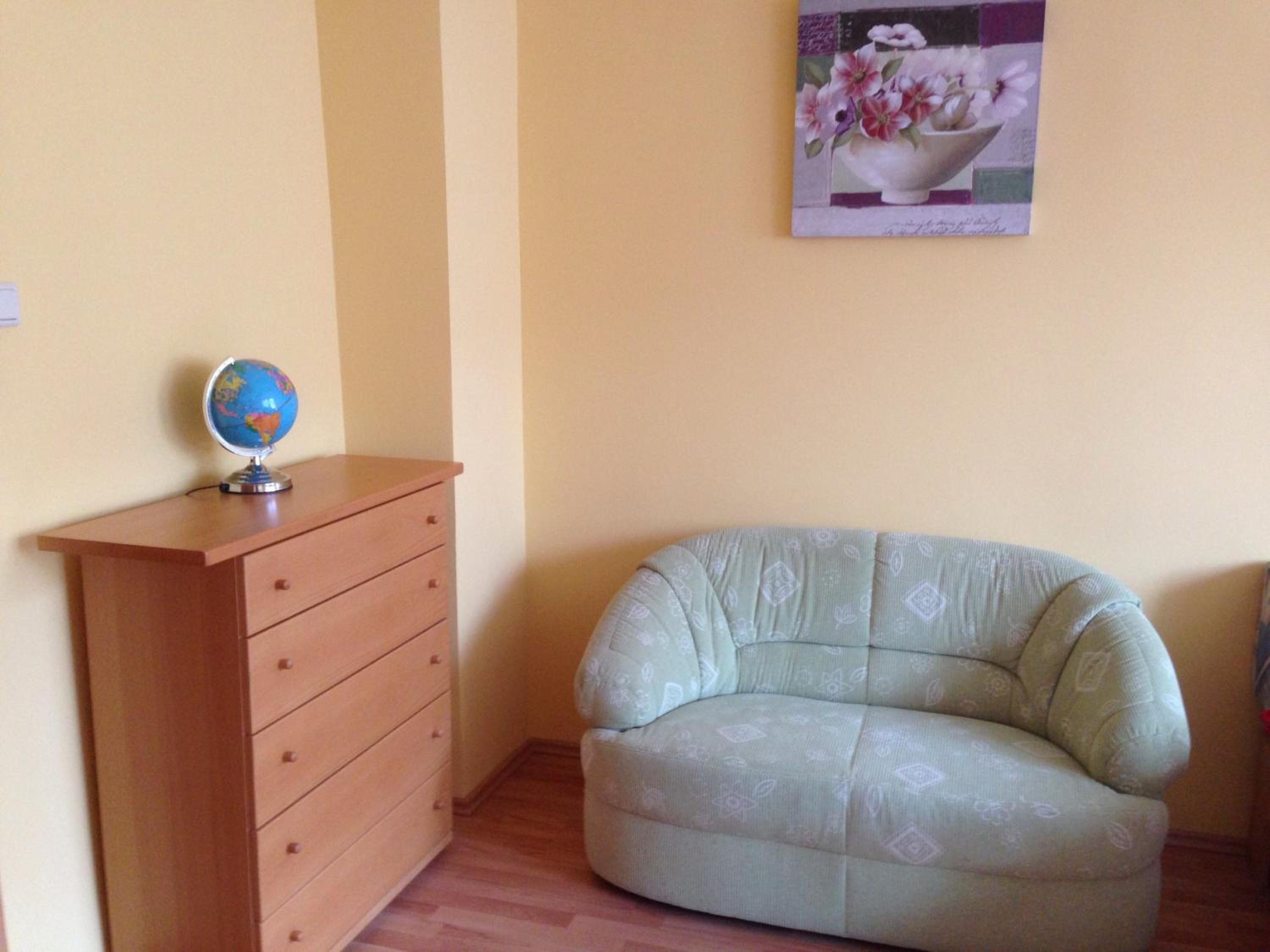 Two-Bedroom Apartment - Photo 3