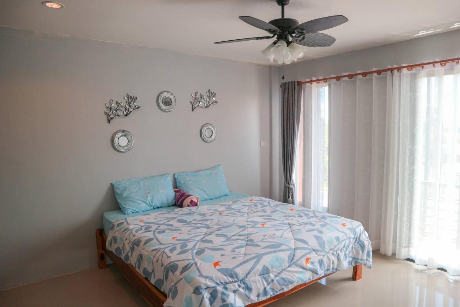 Double Room with Private Bathroom - Photo 12