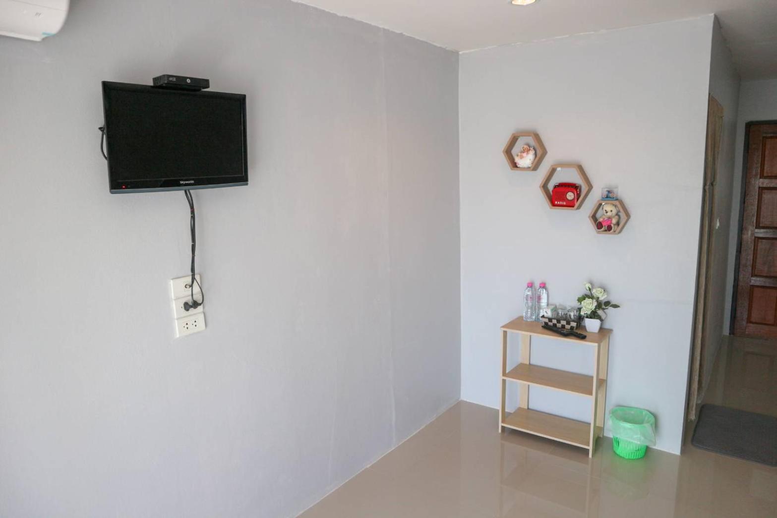 Double Room with Private Bathroom - Photo 4